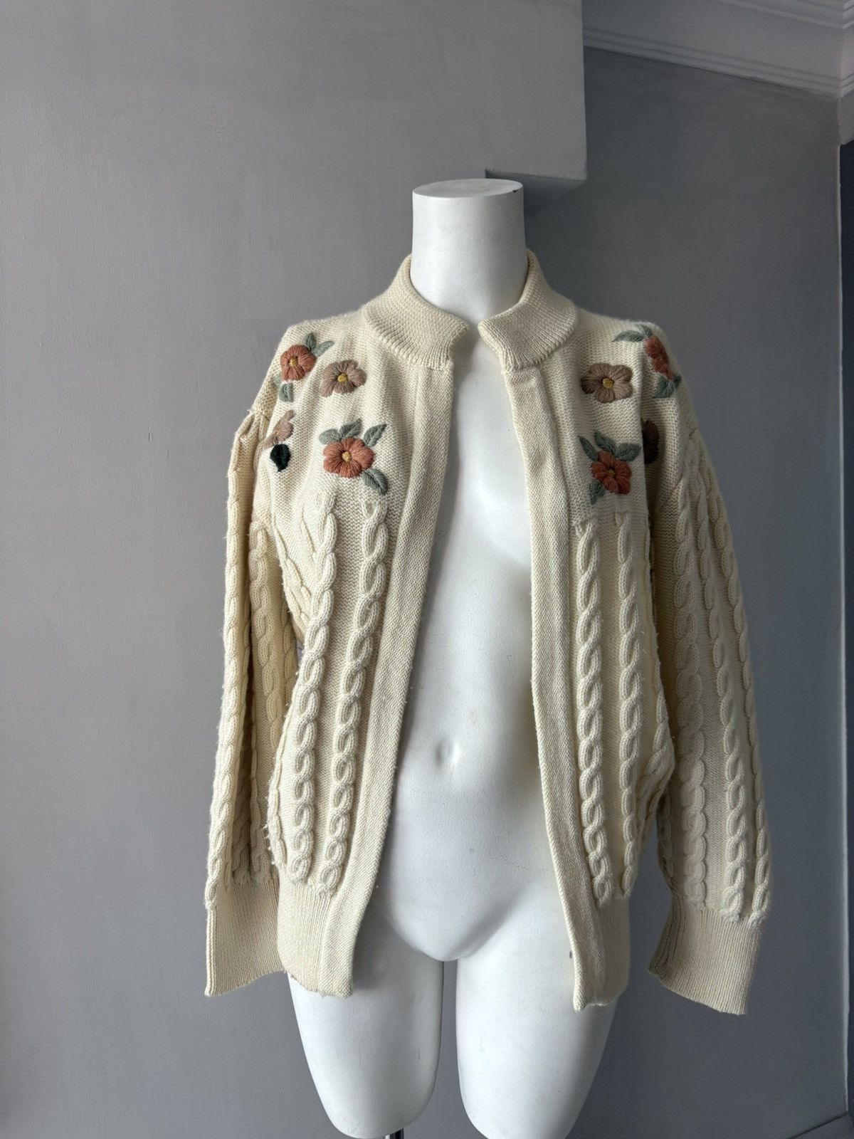 Vintage Vintage wool cardigan Size L / US 10 / IT 46 - 1 Thumbnail