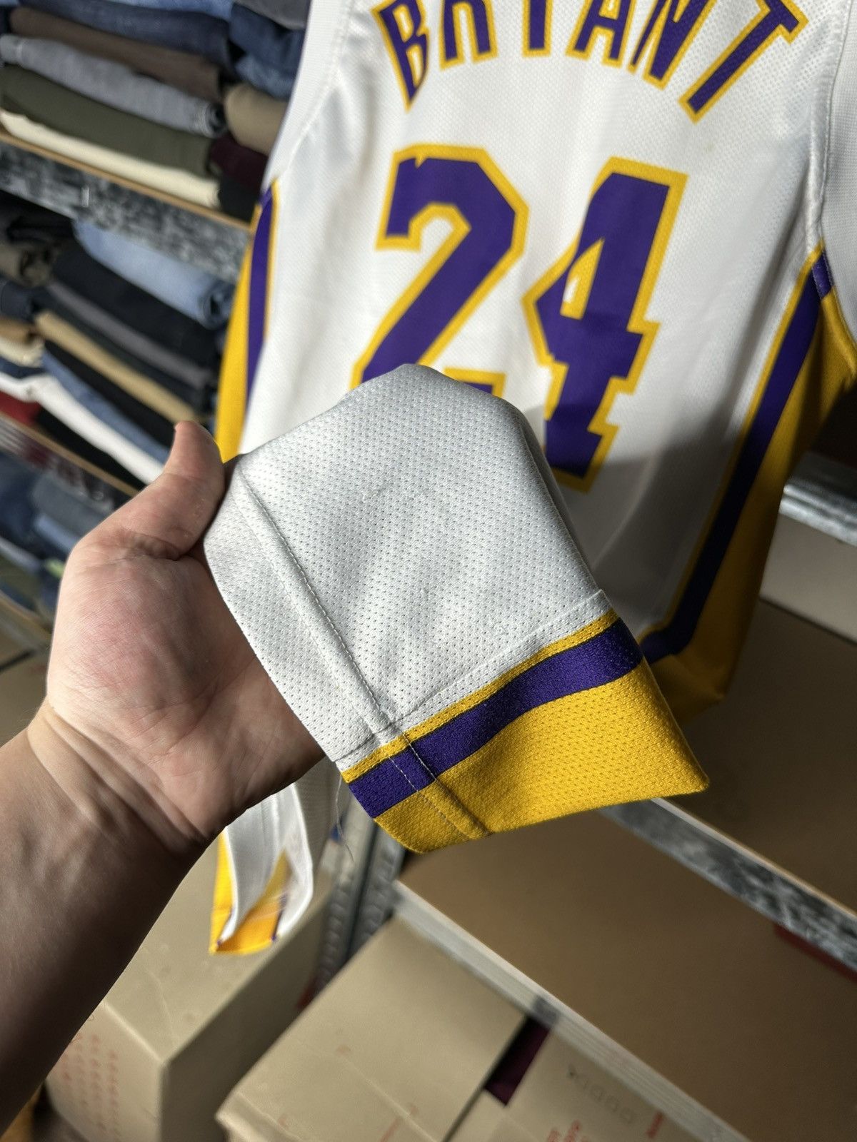 Champion NBA Los Angeles Lakers Champion shirt size L #24 Bryant Size US L / EU 52-54 / 3 - 11 Thumbnail