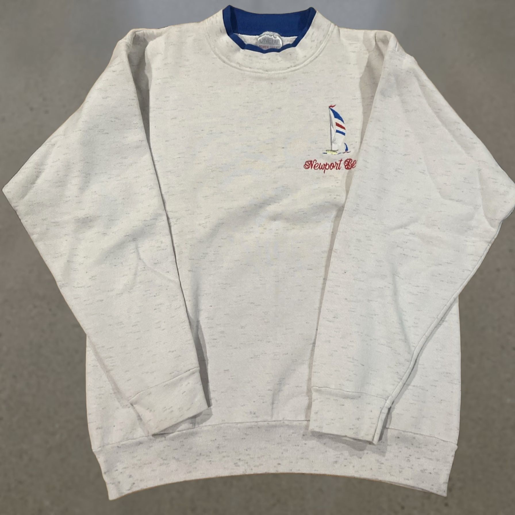 Vintage VINTAGE Oneita Sweatshirt Sweatshirt White XL Relaxed Fit 80s Graphic Print Cat Dog Christmas Animals Crew Neck Pullover Women Size XL / US 12-14 / IT 48-50 - 1 Thumbnail