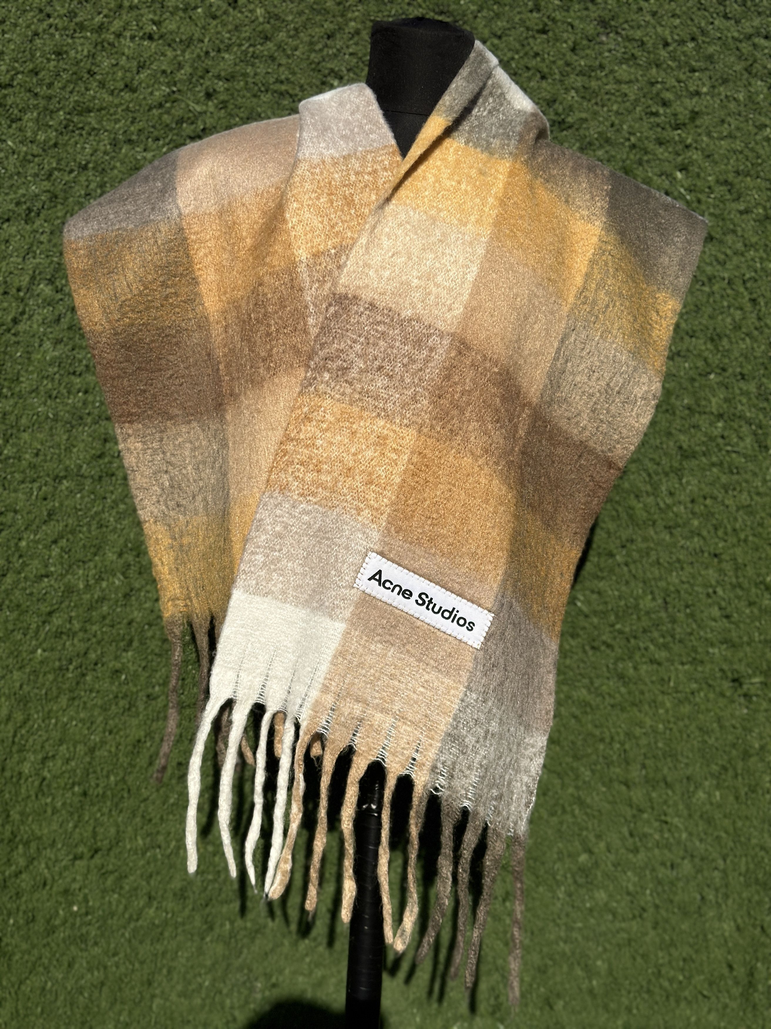 Acne Studios Acne Studios Large Plaid Scarf Wool Blend Winter Wrap Size ONE SIZE - 4 Thumbnail