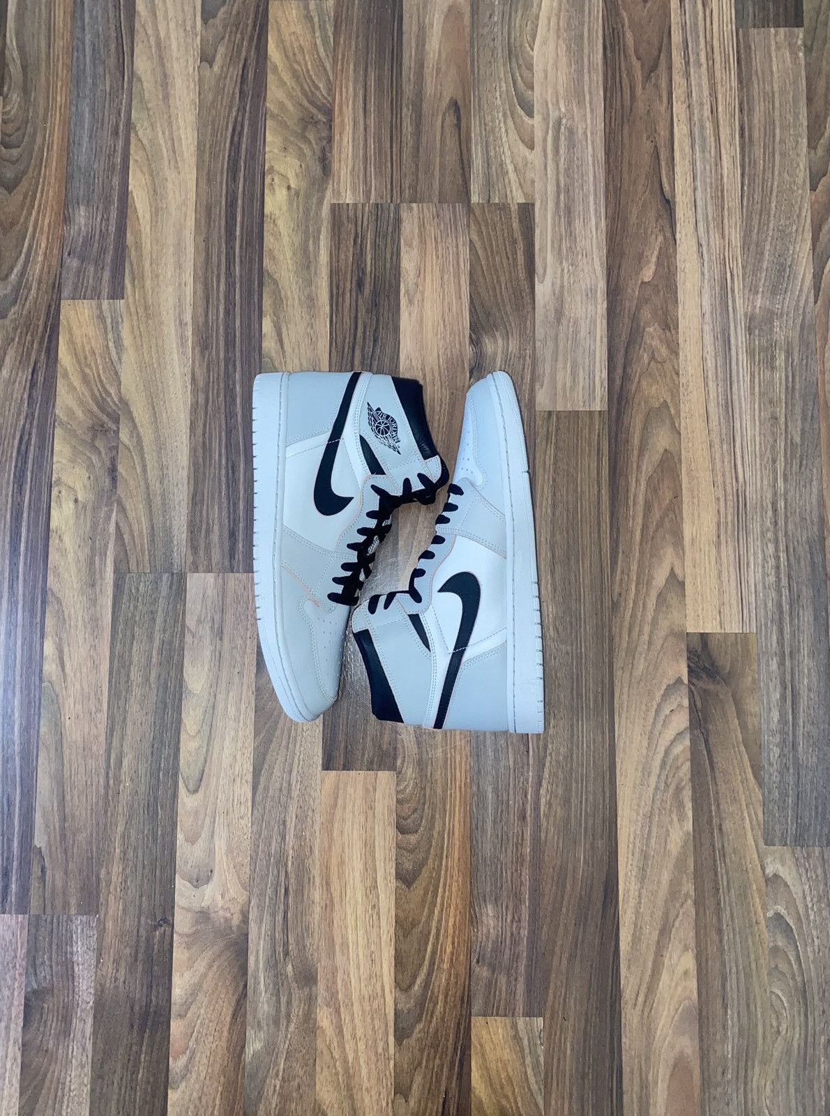image of Jordan Nike Jordan 1 Retro High OG Defiant Sb Nyc To Paris (2019) Shoes in Grey, Men's (Size 11)