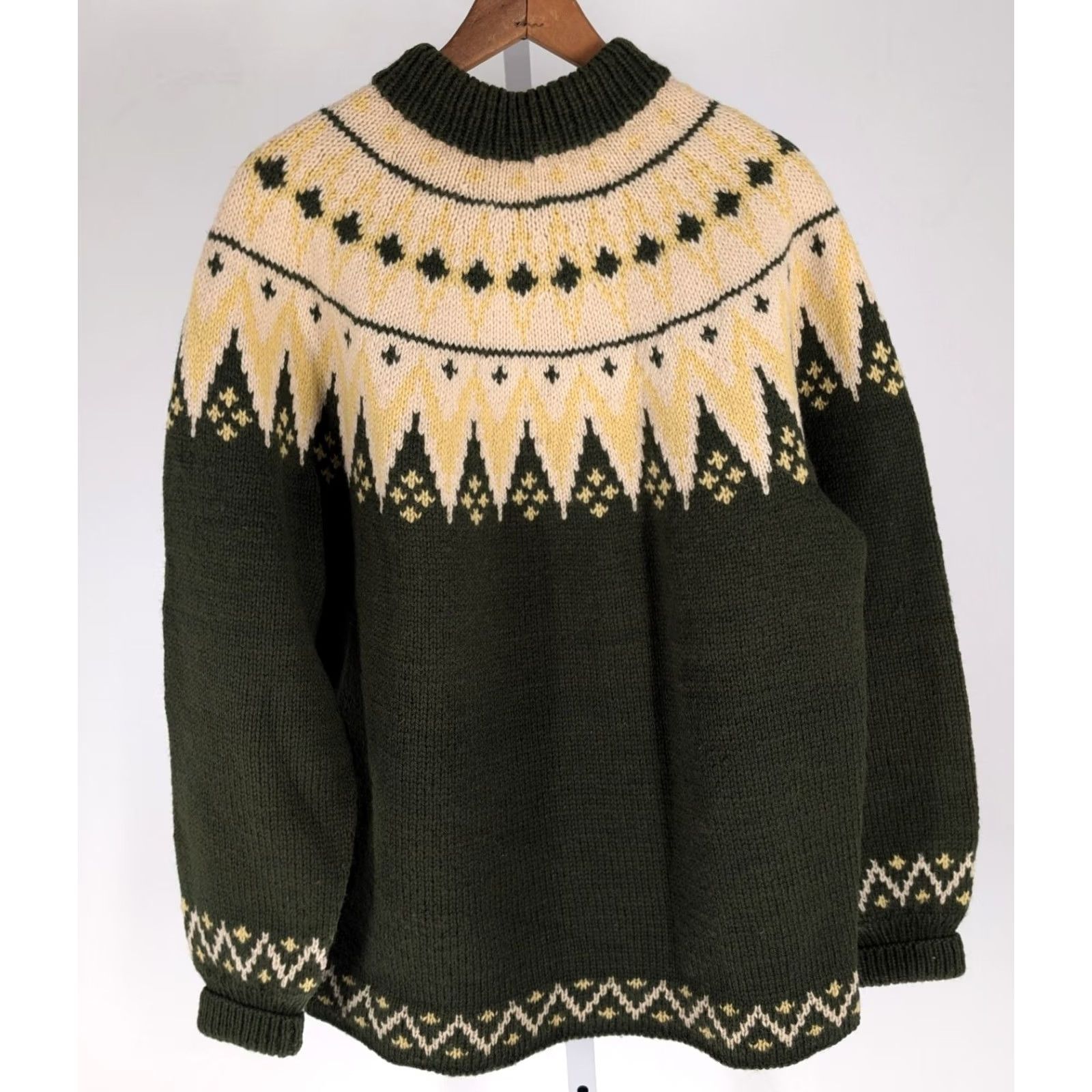 Vintage VINTAGE Hand Knit Wool Fair Isle Sweater Green 50s 60s Rockabilly 42" L Adult Size US L / EU 52-54 / 3 - 3 Thumbnail