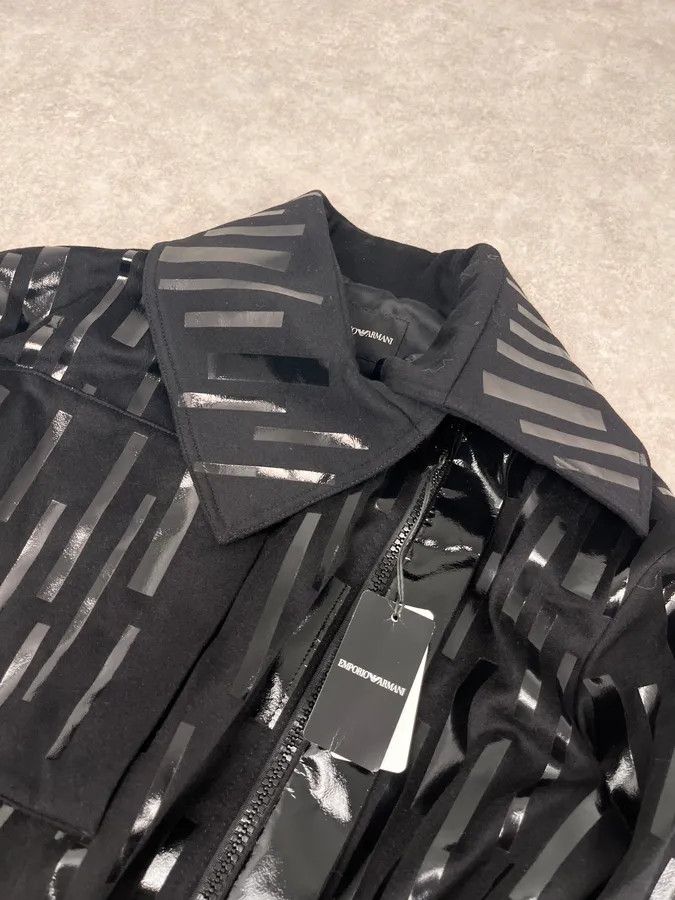 Emporio Armani AW2022 Emporio Armani Black Asymmetrical Zip Cropped Bomber Jacket Size XS / US 0-2 / IT 36-38 - 6 Thumbnail