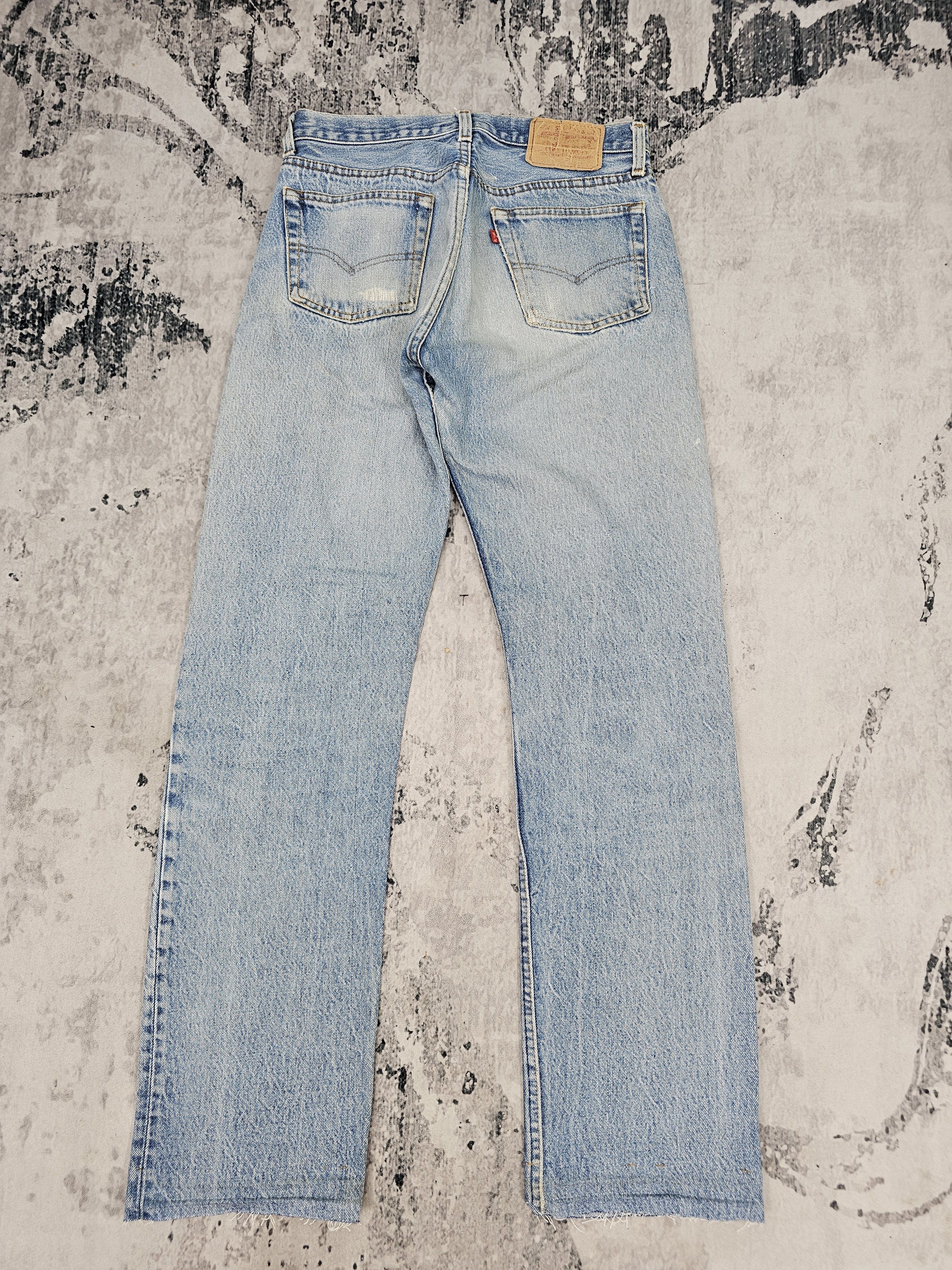 Levi's Vintage Clothing Vintage 90's LEVIS 501 Sun Faded Stain Blue Jeans L0576 Size US 29 - 2 Thumbnail