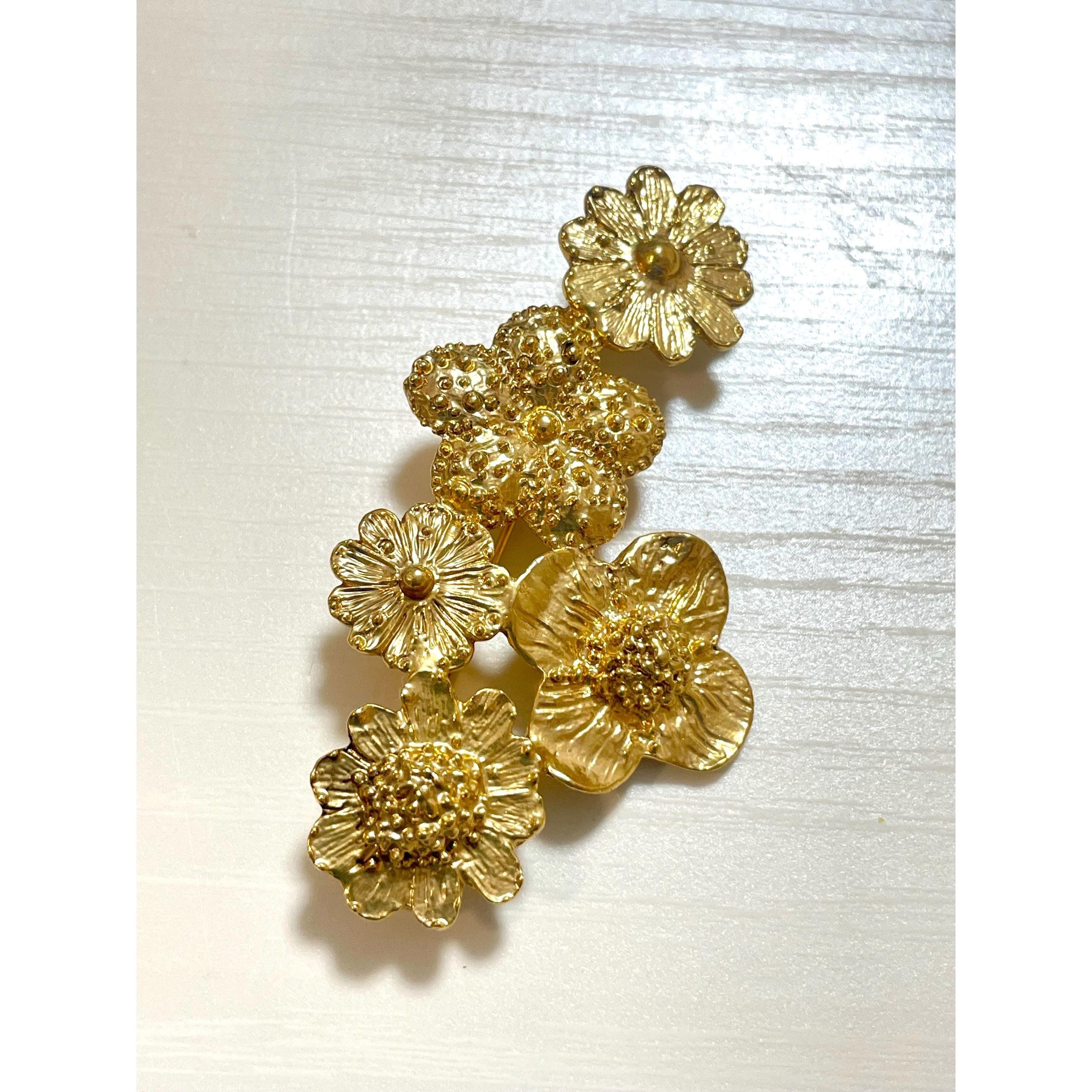 Yves Saint Laurent Vintage Yves Saint Laurent 5 flower motif brooch Size ONE SIZE - 8 Thumbnail