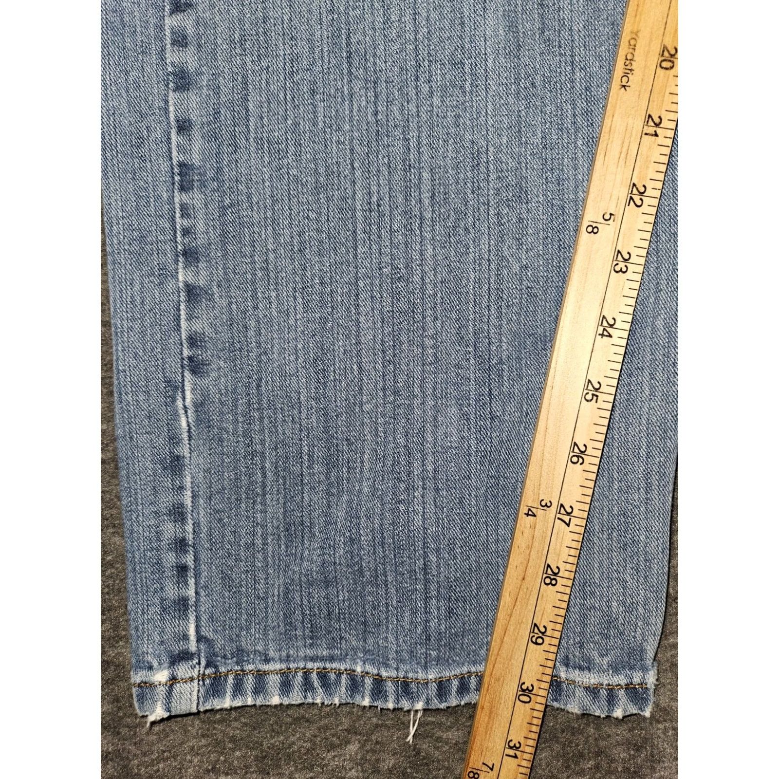 Levi's Levi's Relaxed Straight Leg Jeans Men's 36x30 100% Cotton Denim Casual Blue Logo 90s USA Distressed Pockets Regular 559 Jeans Mens Size US 36 / EU 52 - 6 Thumbnail