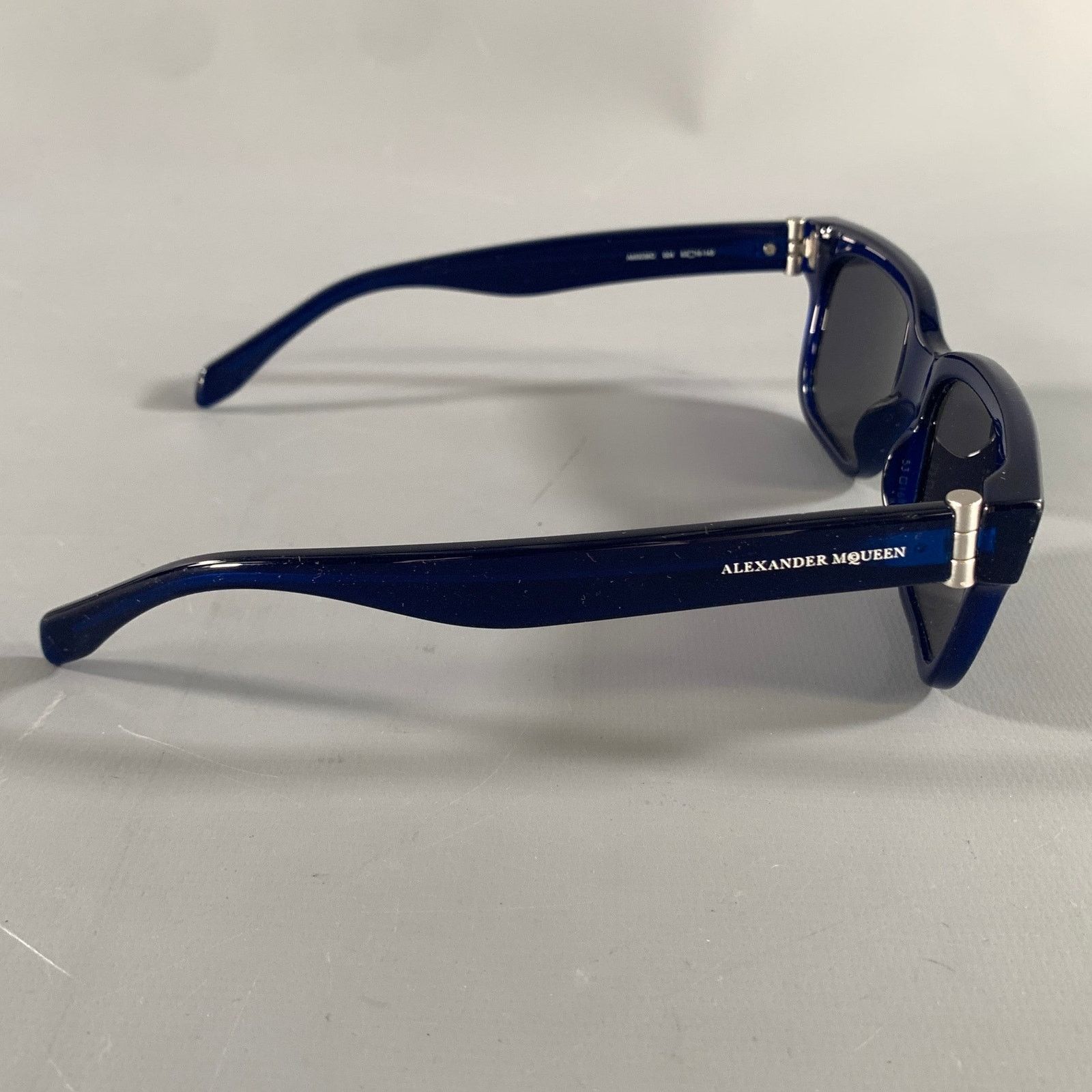 Alexander McQueen ALEXANDER MCQUEEN Blue Light Blue Stripe Sunglasses Size ONE SIZE - 2 Thumbnail