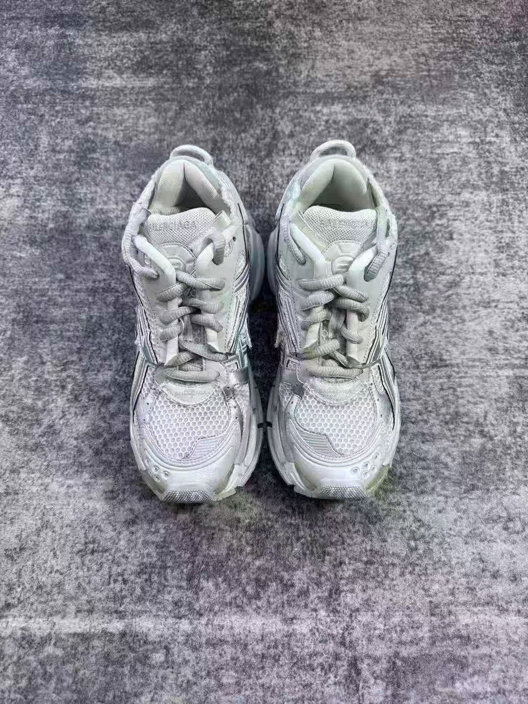 Balenciaga Balenciaga Silver Runner Running Shoes Size US 7 / EU 40 - 1 Thumbnail