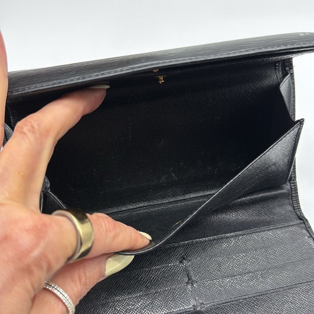 Louis Vuitton Louis Vuitton Epi Porte Tresor International Wallet Black Size ONE SIZE - 13 Thumbnail