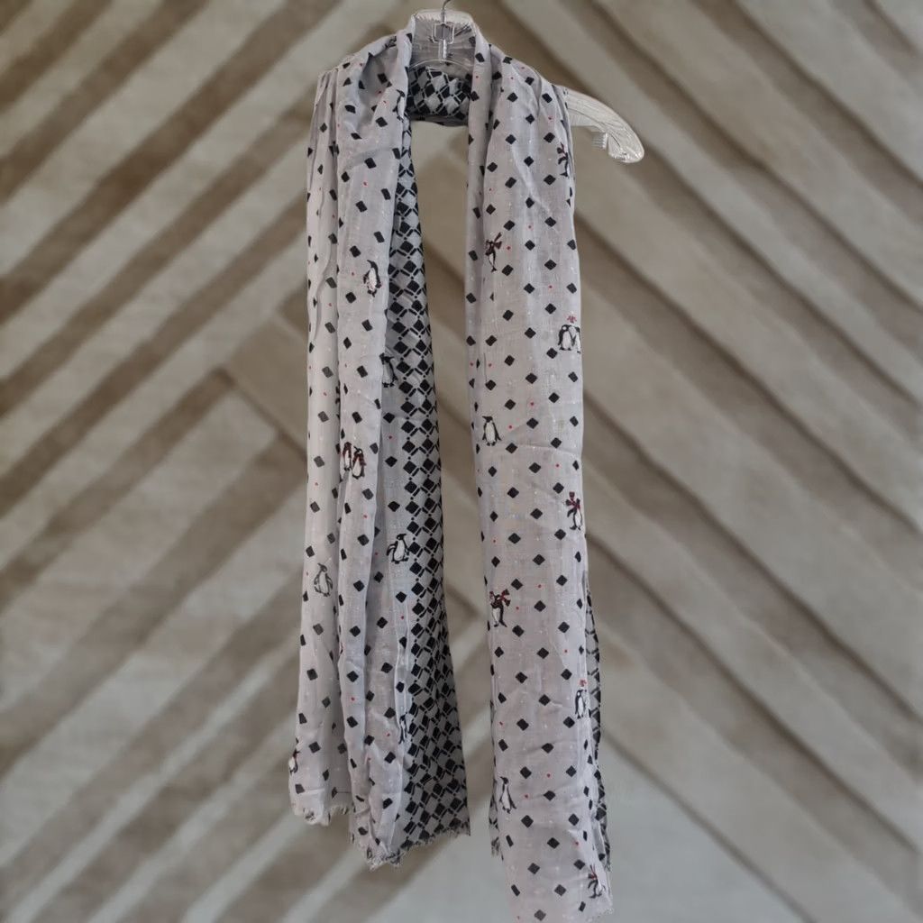 Vera Bradley Vera Bradley Scarf Women's Playful Penguins Gray 30" x 72" Fringe Winter Soft Neck Scarf Size ONE SIZE - 1 Thumbnail