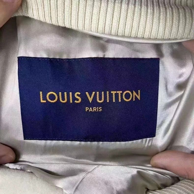 Louis Vuitton louis vuitton White Bugs Bunny embroidered logo baseball ja Size US M / EU 48-50 / 2 - 3 Thumbnail