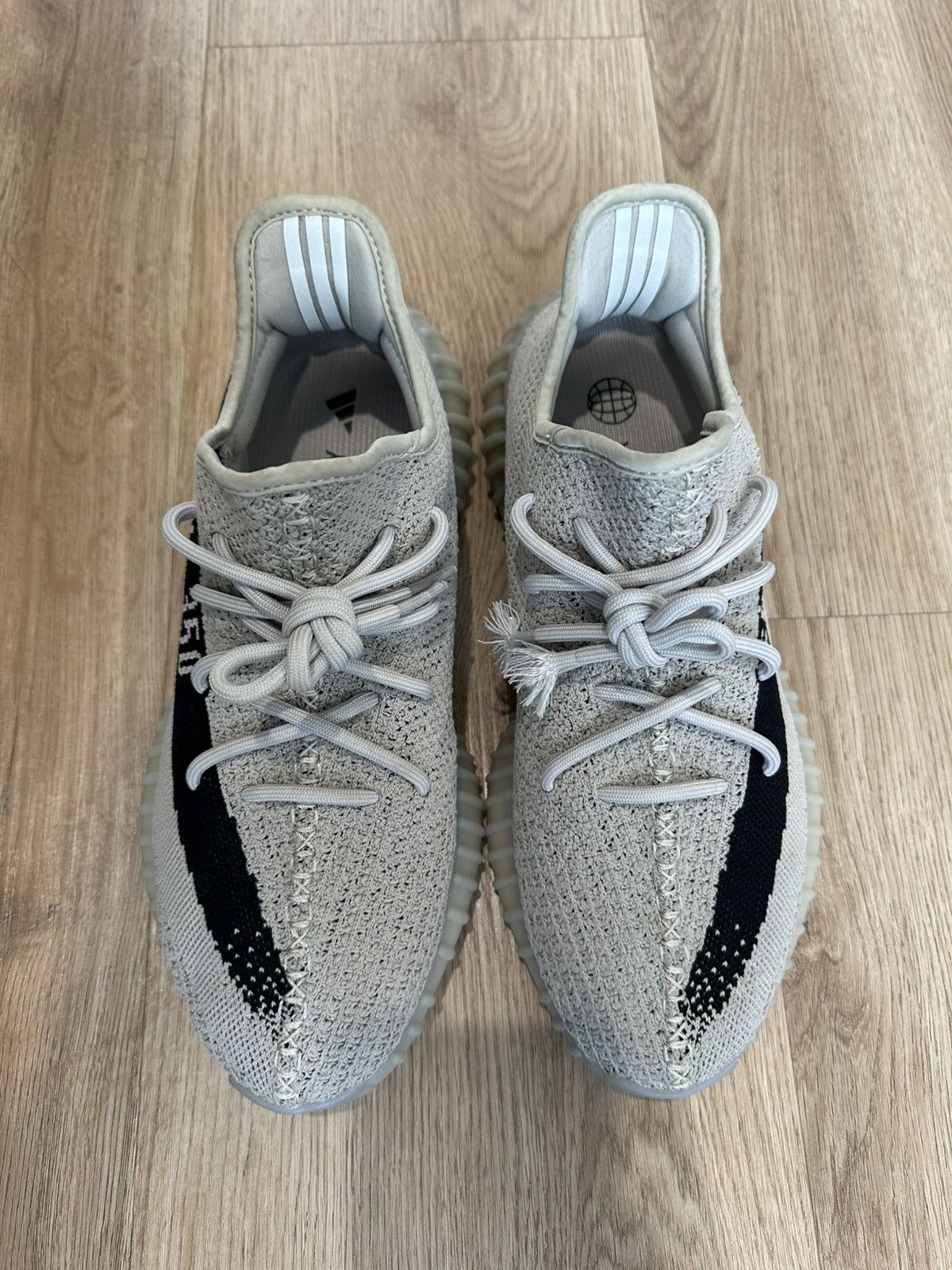 Adidas × Yeezy Yeezys Size US 10 / EU 43 - 2 Thumbnail