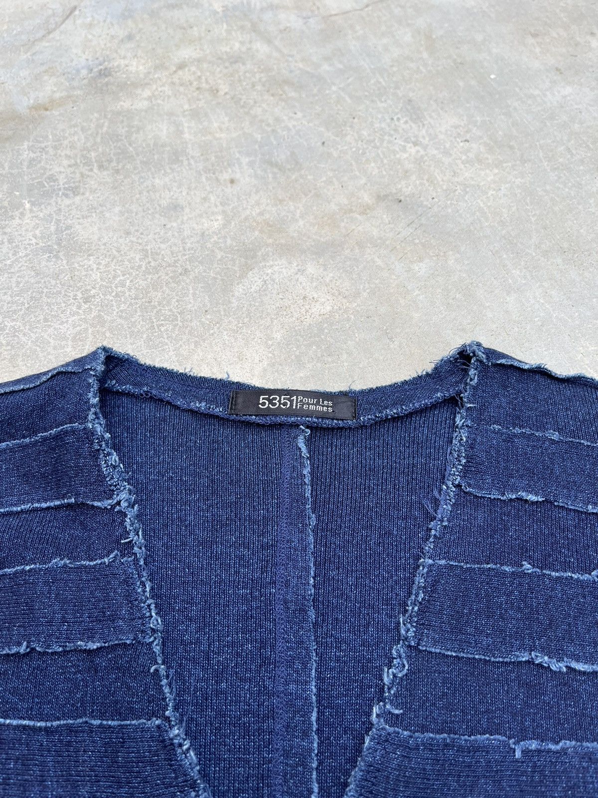5351 POUR LES HOMMES × Japanese Brand × Le Grande Bleu (L.G.B.) 5351 Pour Les Femmes Distress Top Size S / US 4 / IT 40 - 2 Thumbnail