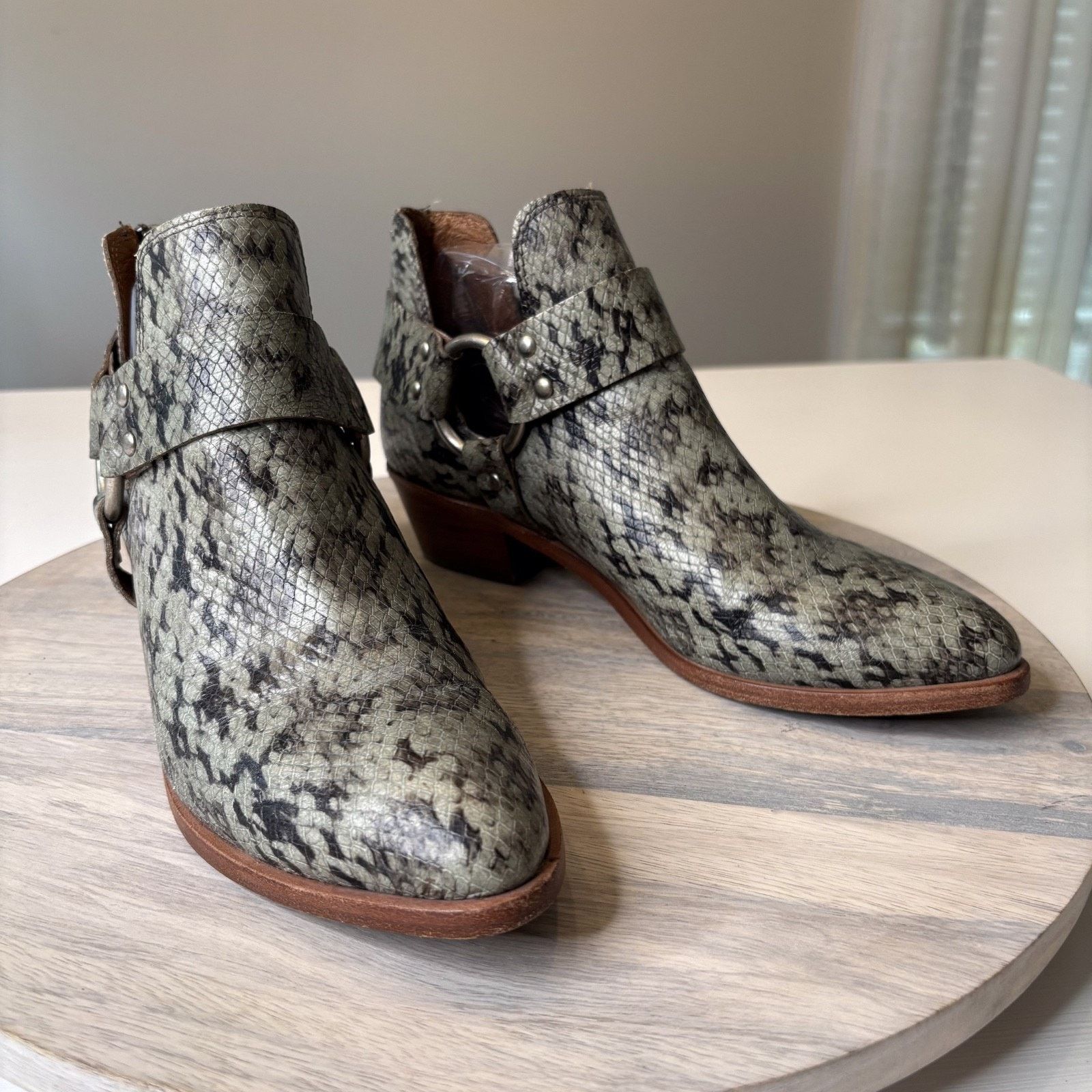 Frye Frye Ray Green Snake Print Leather Ankle Boots Size 7.5 Size US 7.5 / IT 37.5 - 1 Thumbnail