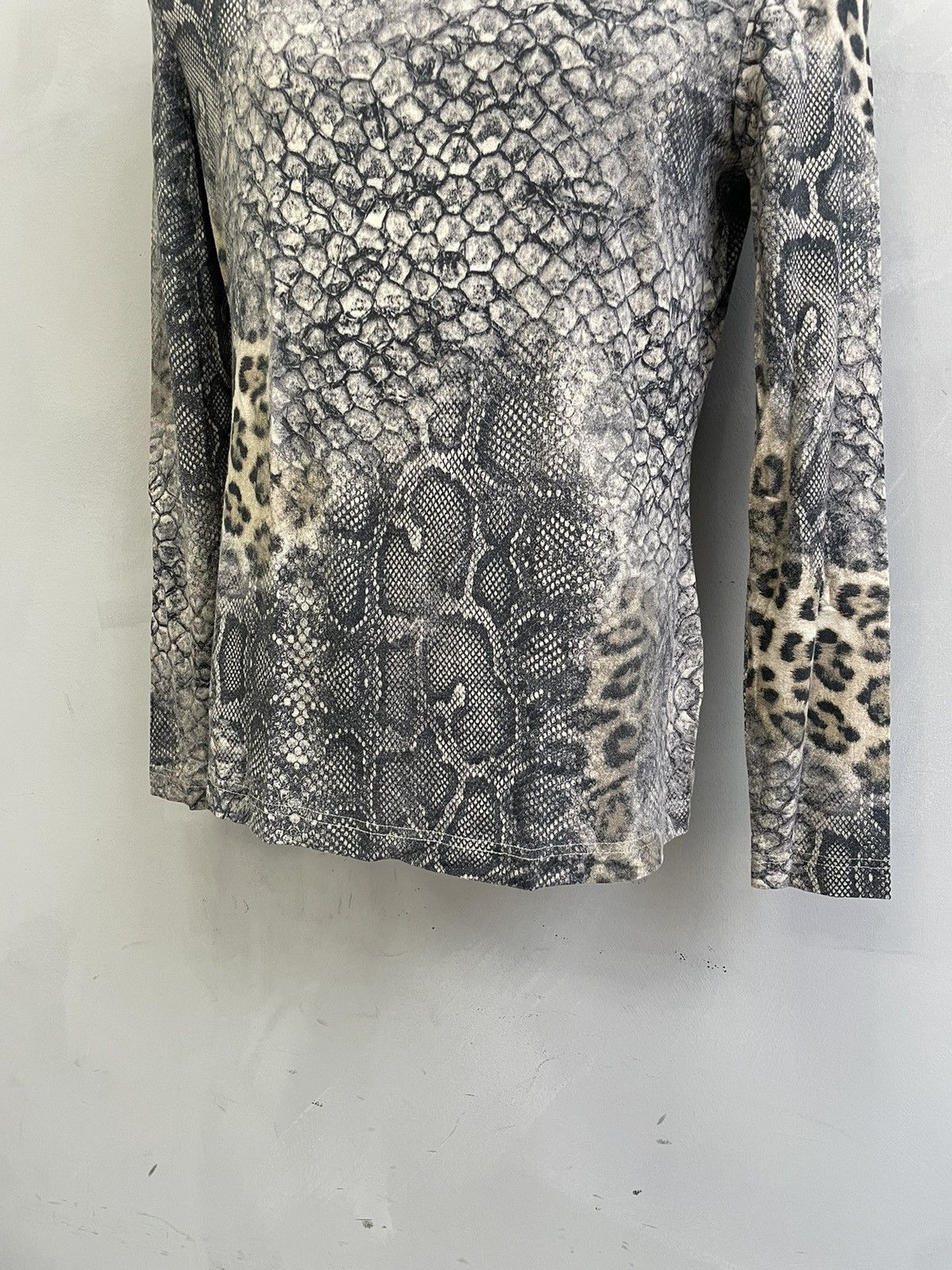 Hysteric Glamour Rare slim fit reptiles print hysteric glamour style top Size US S / EU 44-46 / 1 - 3 Thumbnail