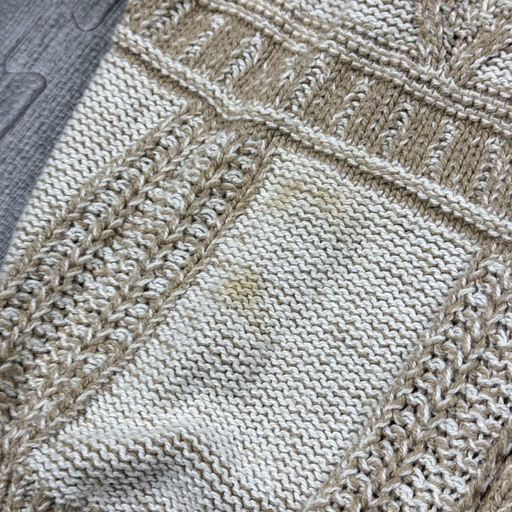 Vintage VTG OLD GLORY USA MADE V-NECK ABSTRACT TEXTURED KNIT TAN SWEATER GRANDPA SIZE L Shirt Mens Knit Pullover White Beige 90s USA Size US L / EU 52-54 / 3 - 7 Thumbnail
