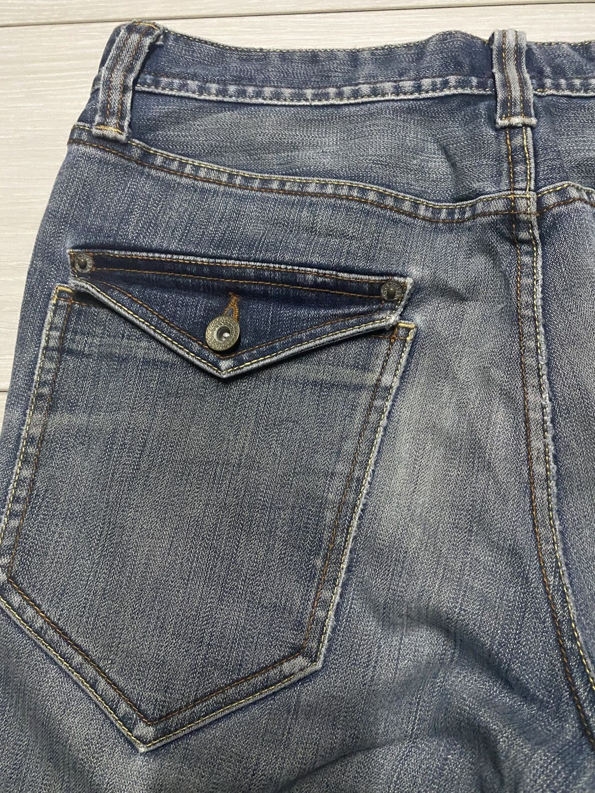 Japanese Brand Vintage Japanese Brand Blue Faded Wash Distressed Loose Jean Size US 32 / EU 48 - 9 Thumbnail