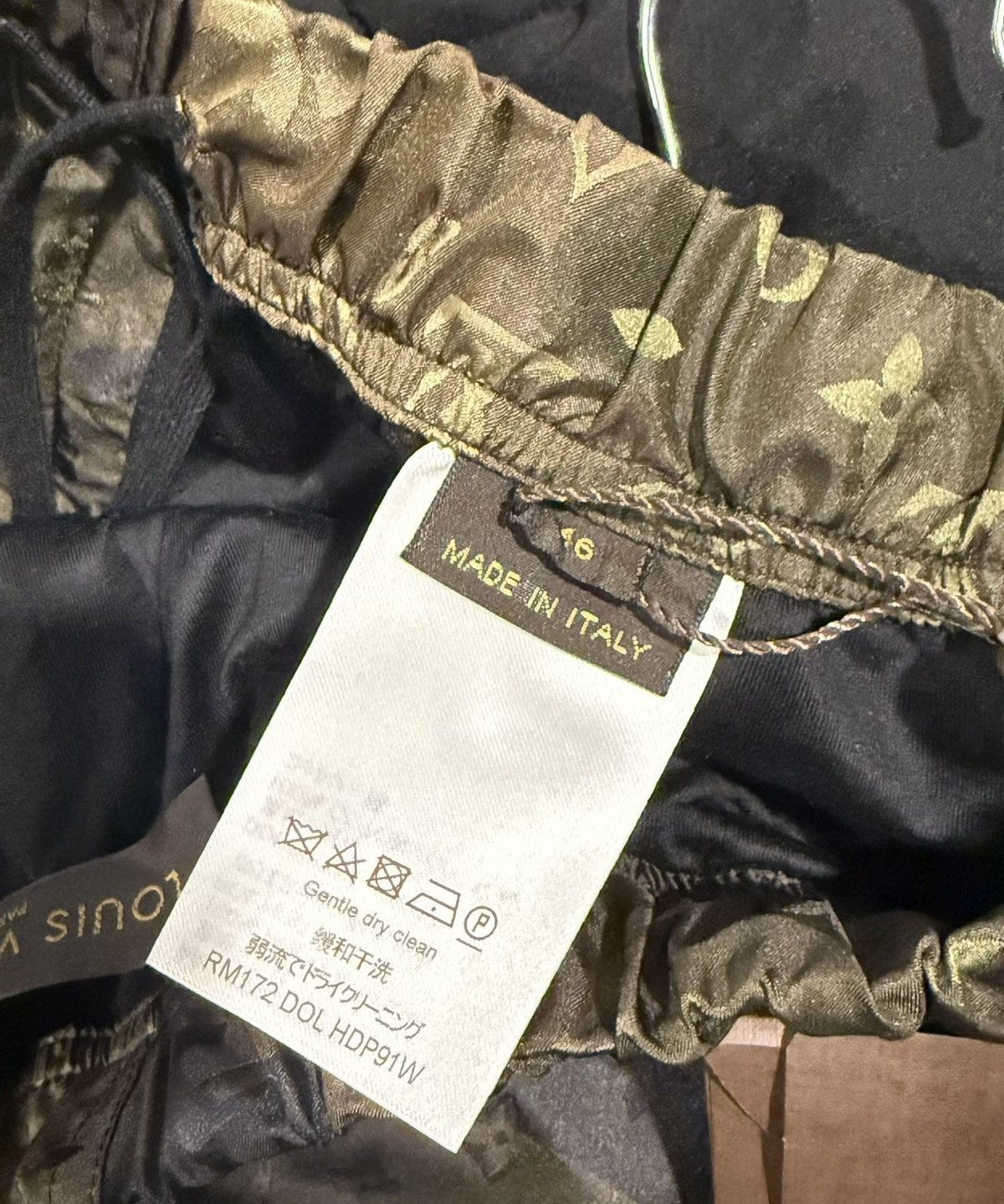 Louis Vuitton × Supreme Louis Vuitton X SUPREME 46 Camouflage Tracker Pants Size US 44 / EU 60 - 8 Thumbnail