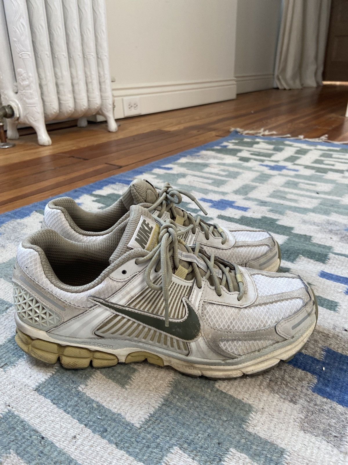 Nike Nike Vomero 5 Olive Size US 8.5 / EU 41-42 - 1 Thumbnail