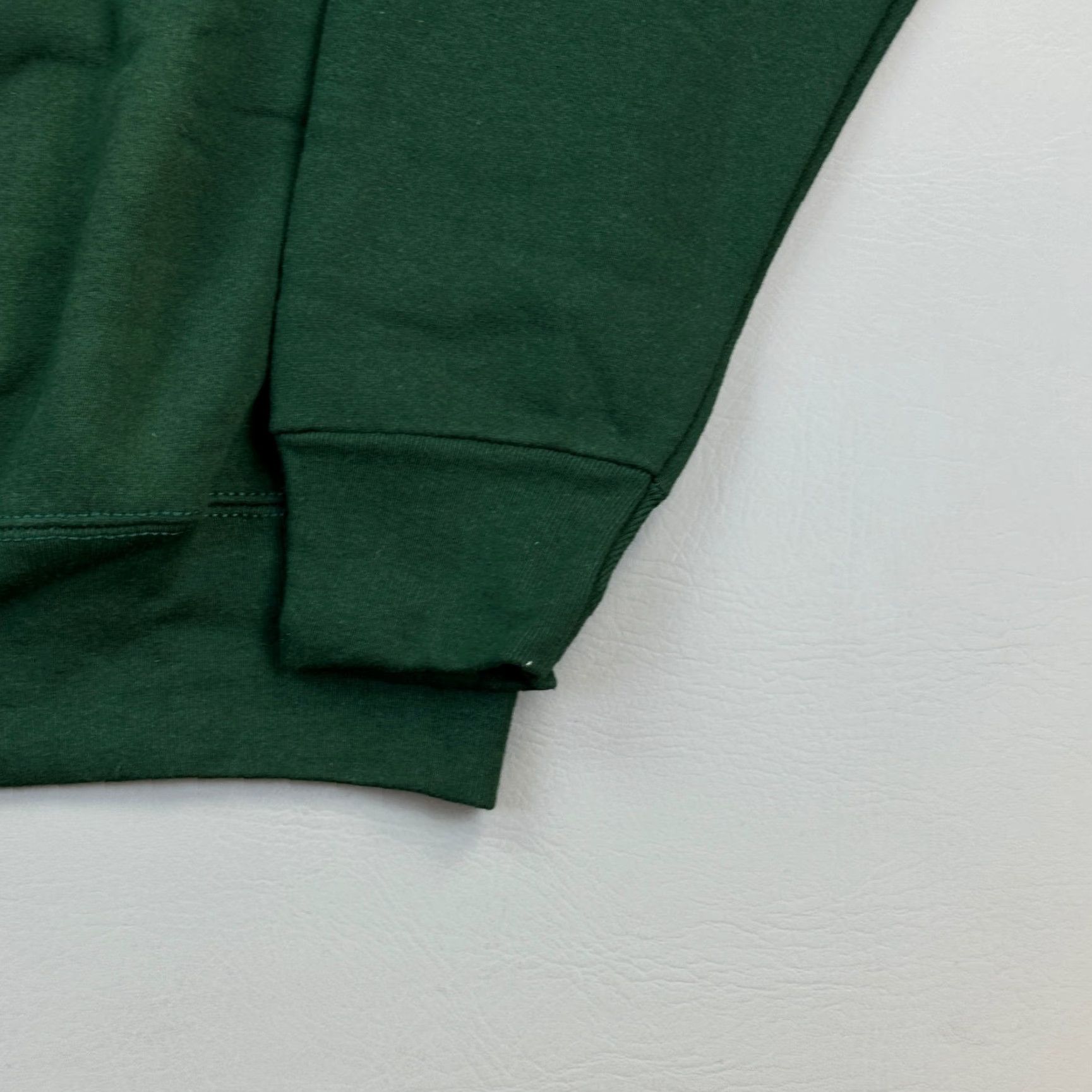 Fruit Of The Loom VINTAGE Fruit of the Loom Sweatshirt Women’s Large Green Santa Embroidered NWT Christmas Size L / US 10 / IT 46 - 3 Thumbnail