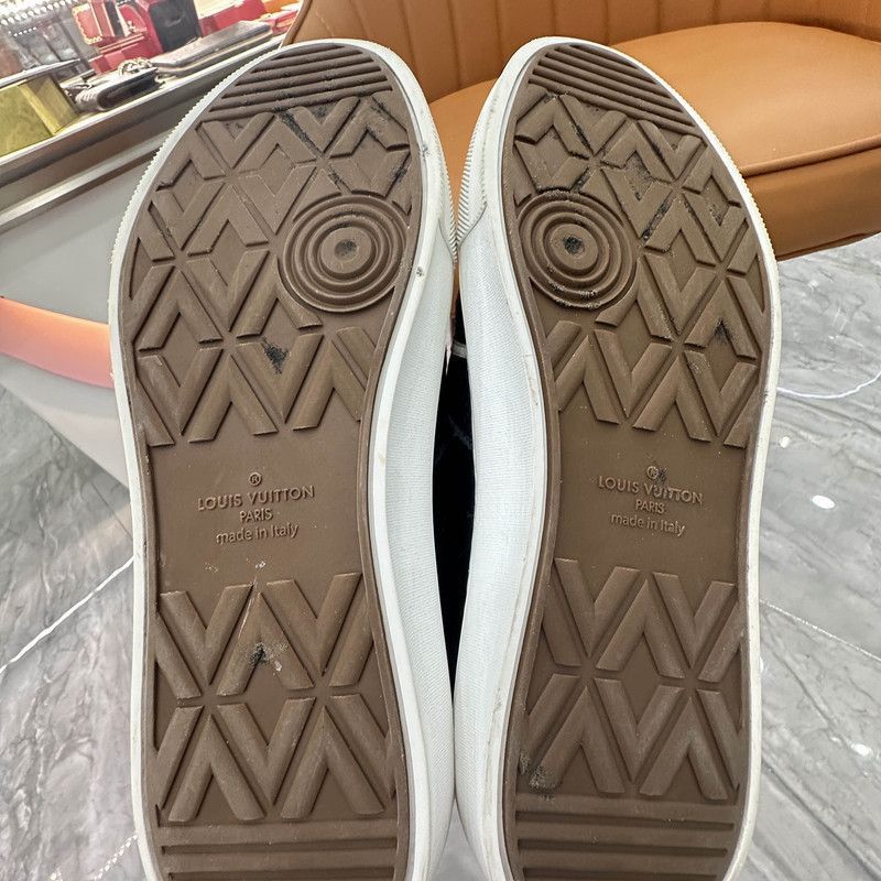 Louis Vuitton Louis Vuitton Signature Logo Slip-On Shoes - Size US 9.5 / EU 42-43 - 5 Thumbnail