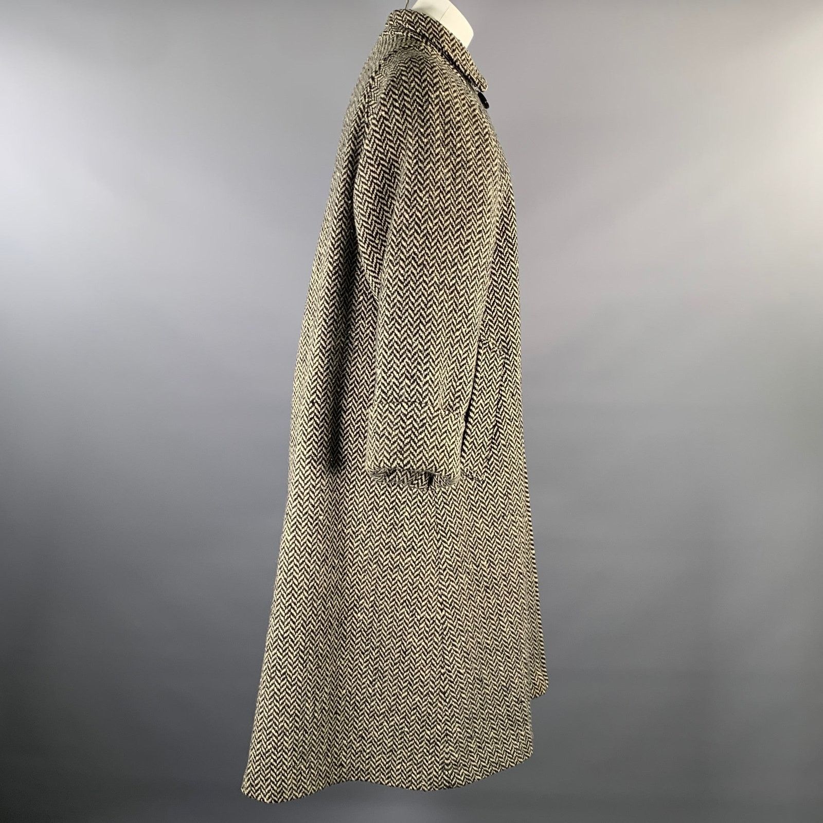 Neiman Marcus NEIMAN MARCUS Black White Herringbone Notch Lapel Coat Size M / US 6-8 / IT 42-44 - 2 Thumbnail