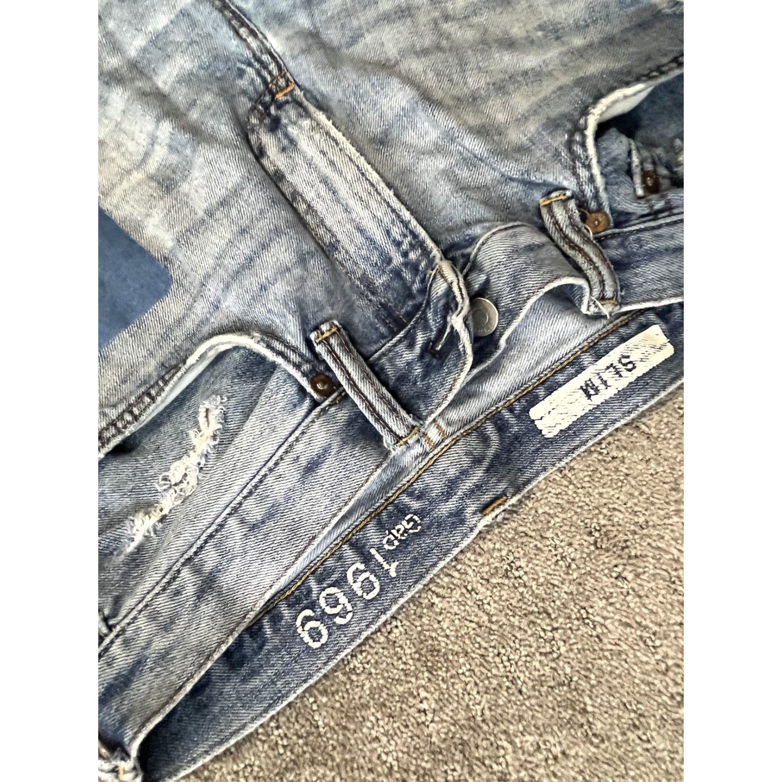 Gap Gap Jeans Men's Slim Leg 30x32 Blue Distressed Medium Wash 5-Pocket Denim Cotton Button Zip Belt Loops Vintage No 1969 Patch Size US 30 / EU 46 - 6 Thumbnail