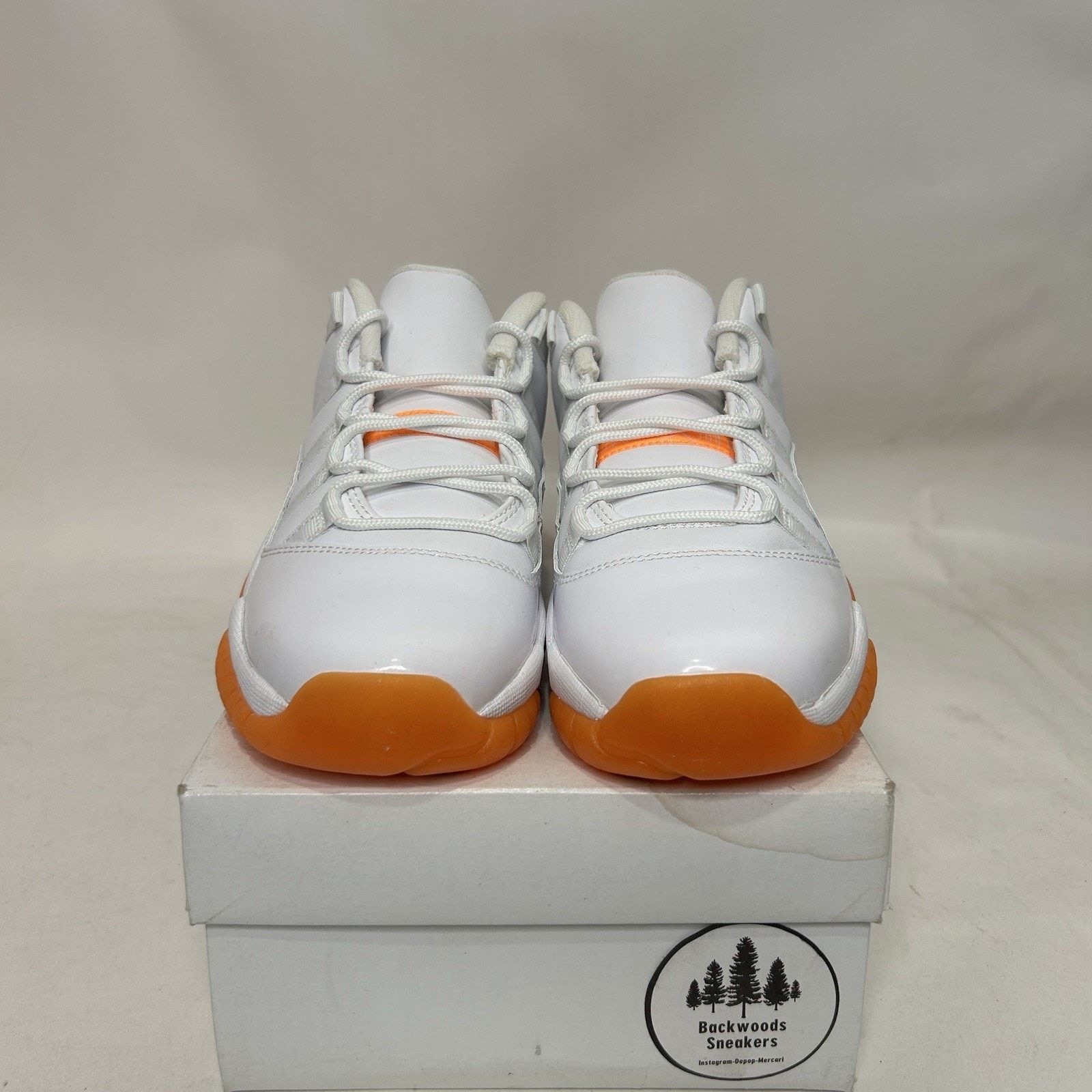 Jordan Brand Nike Air Jordan Retro 11 Low GG “White Citrus” Size US 7.5 / IT 37.5 - 2 Thumbnail