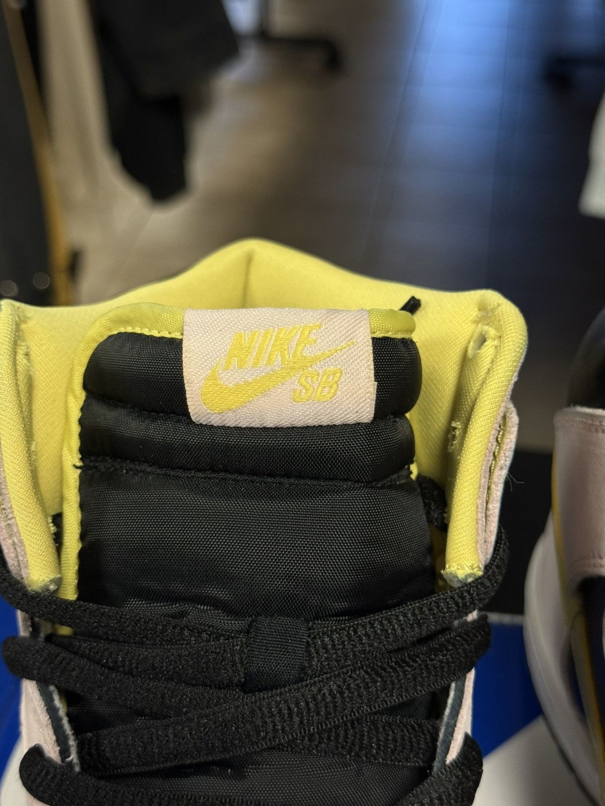 Nike Nike Dunk SB High Ms Piggy Dunk Size 11 2009 RARE Size US 11 / EU 44 - 6 Thumbnail