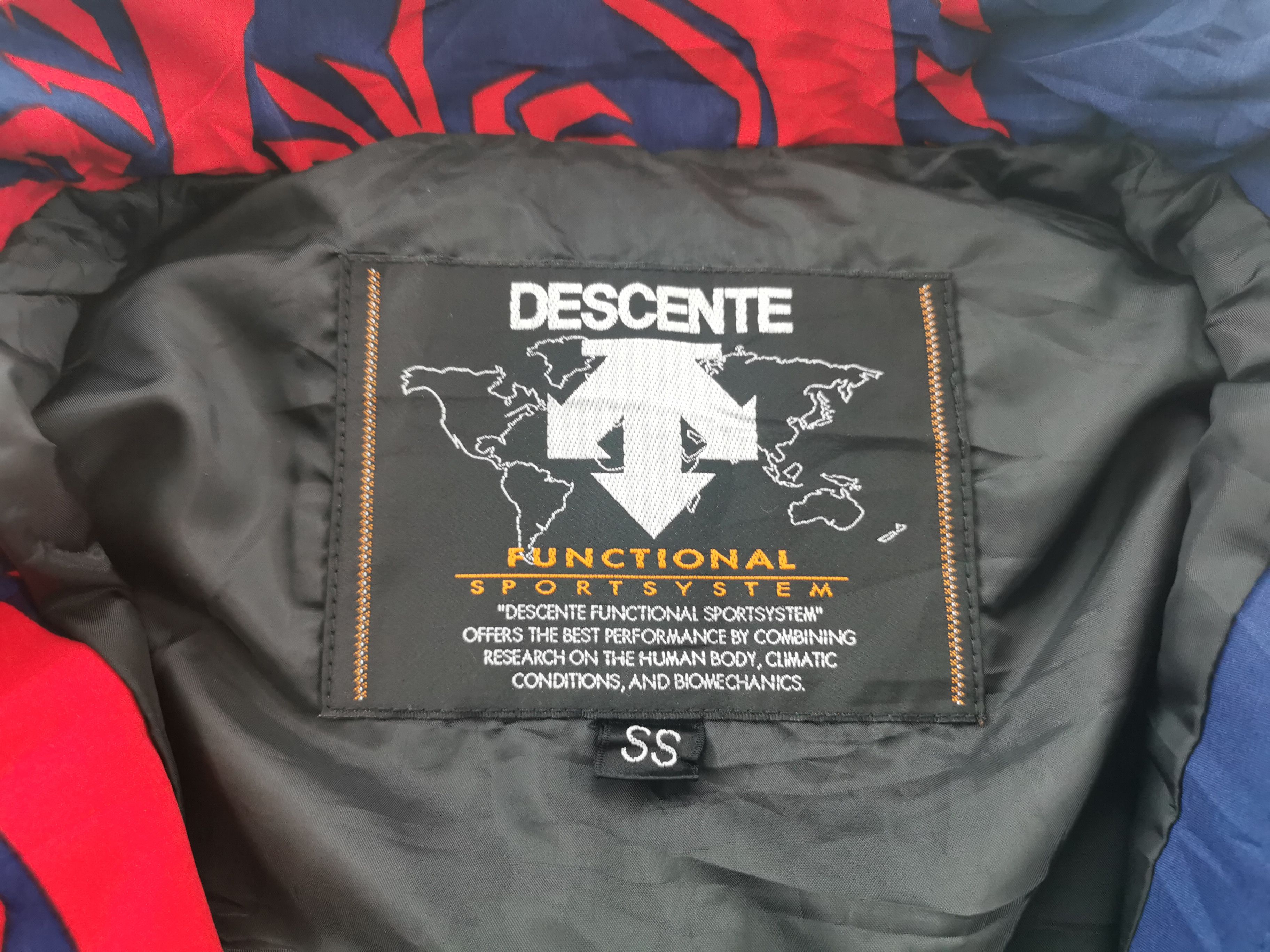 Descente Descente Overprint Winter Jacket Size M Size US M / EU 48-50 / 2 - 6 Thumbnail