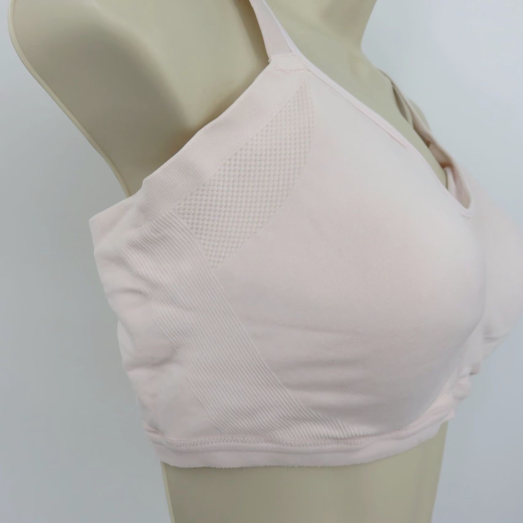 Vintage Olga Bra XL Women Wireless Seamless Smoothing Easy Does It Pink T-Shirt Bra Size ONE SIZE - 3 Thumbnail