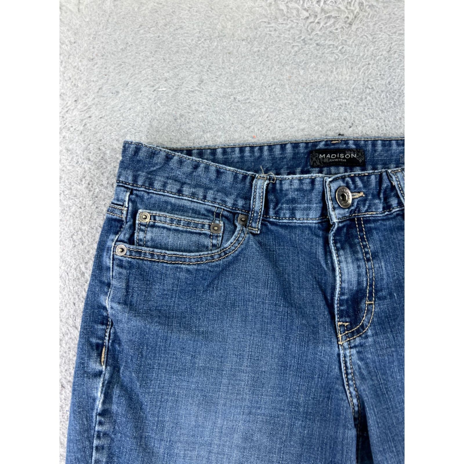 Madison Madison Denim Cutoff Shorts Womens 10 Blue Mid Rise 29x9 Stretch Casual Size 32" / US 10 / IT 46 - 4 Thumbnail