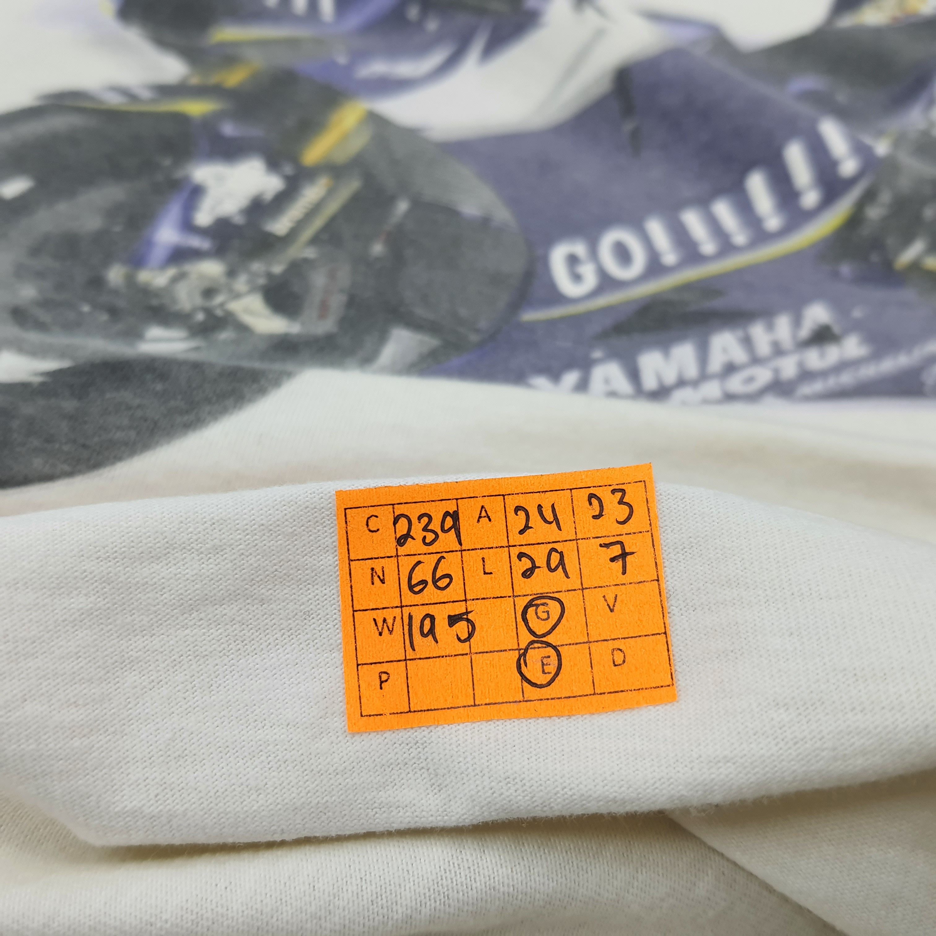 Other Vintage Yamaha 46 Valentino Rossi Moto GP Tshirt C239N66 Size US XL / EU 56 / 4 - 6 Thumbnail