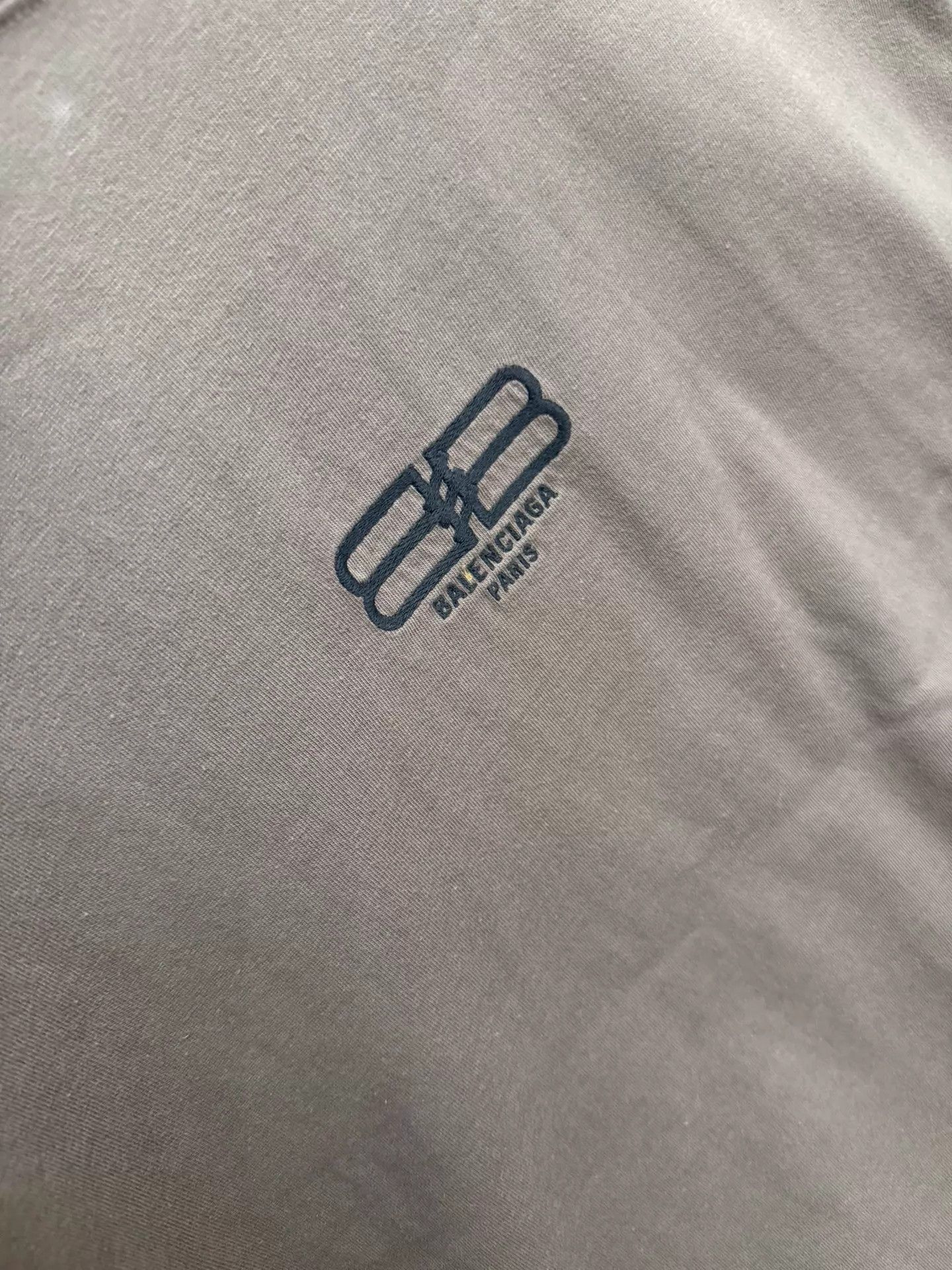 Balenciaga Balenciaga BB Embroidered Gray-Brown Short T S (Fits L) Size S / US 4 / IT 40 - 3 Thumbnail