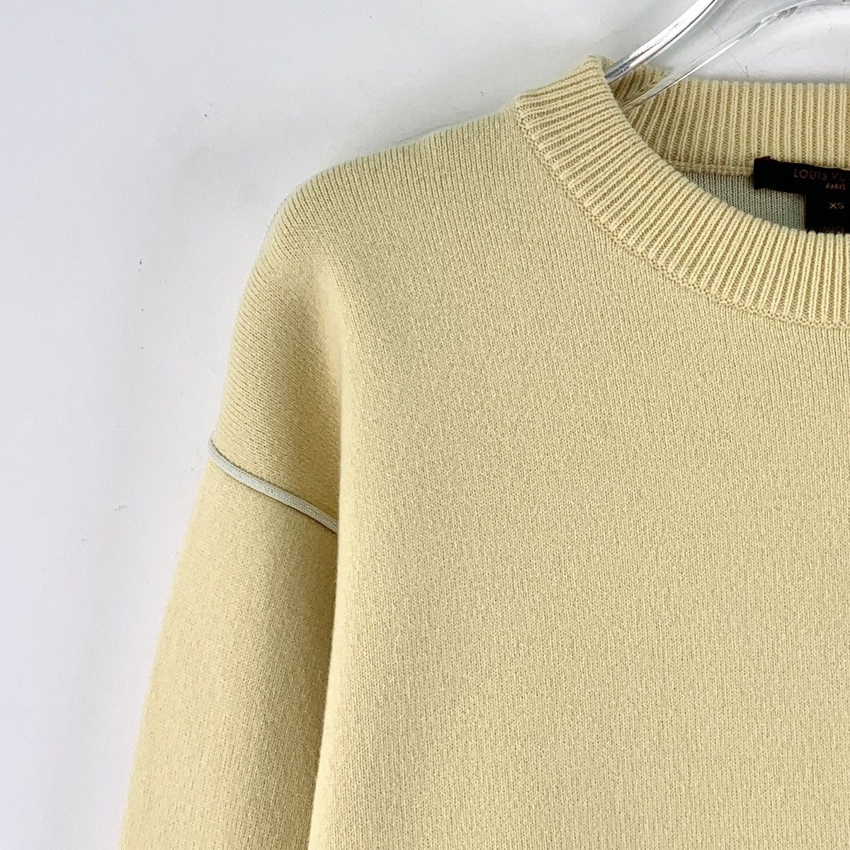 Louis Vuitton Louis Vuitton Pale Yellow Long Sleeve Knit Sweater K26WX Size XS / US 0-2 / IT 36-38 - 3 Thumbnail