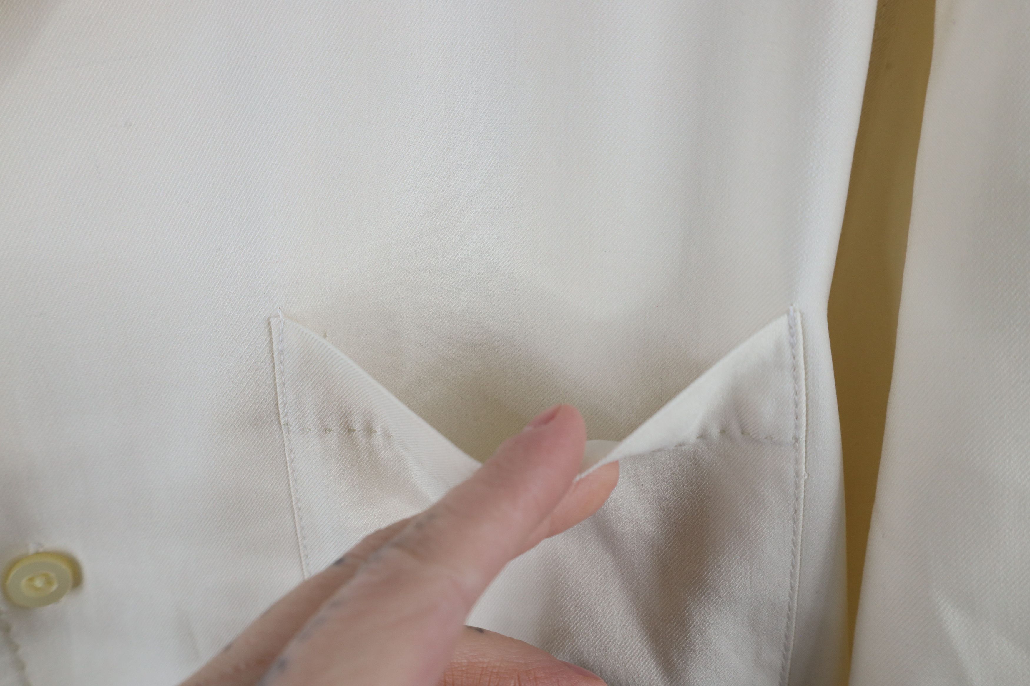 Tommy Bahama × Vintage Vintage Tommy Bahama Silk Looped Collar Button Shirt Cream Size US L / EU 52-54 / 3 - 4 Thumbnail