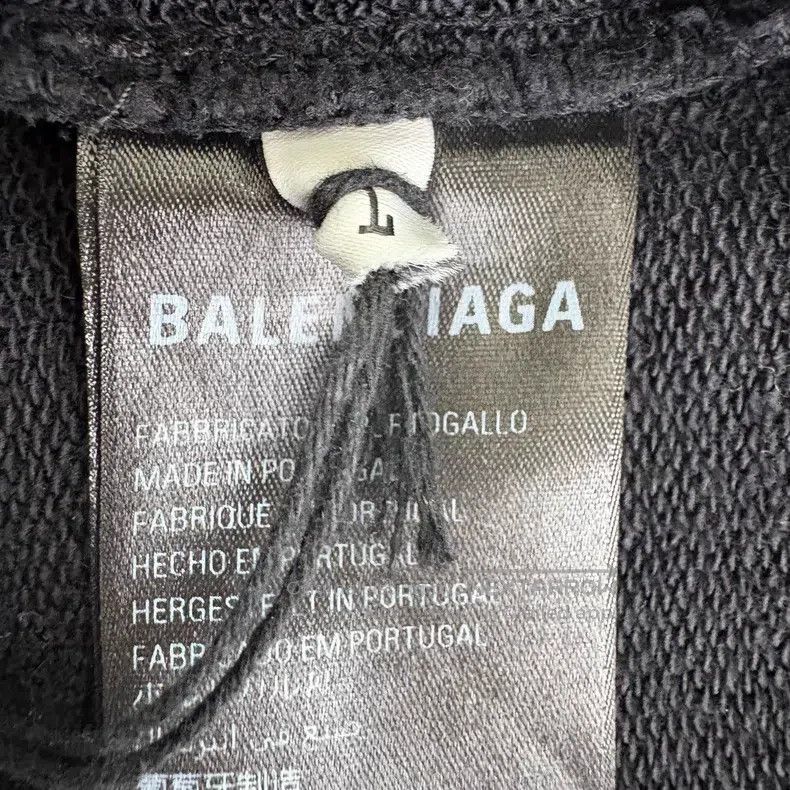 Balenciaga Balenciaga Qilin Arm Letter Logo Printed Hooded Long Sleev Size US S / EU 44-46 / 1 - 6 Thumbnail