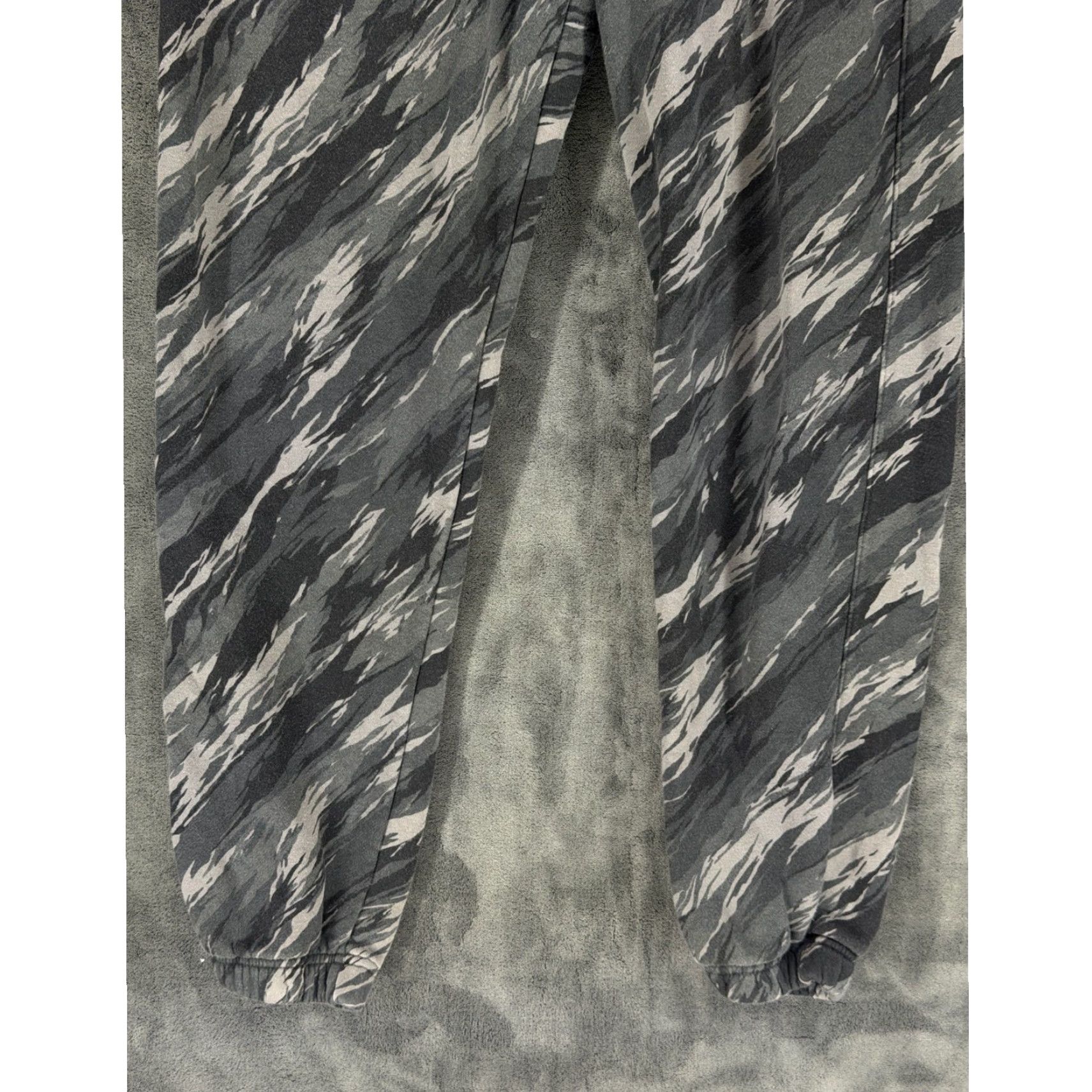 Nike Nike Sportswear Club Fleece Joggers Mens M Camouflage Grey Black DD5145-010 Size US 31 - 3 Thumbnail