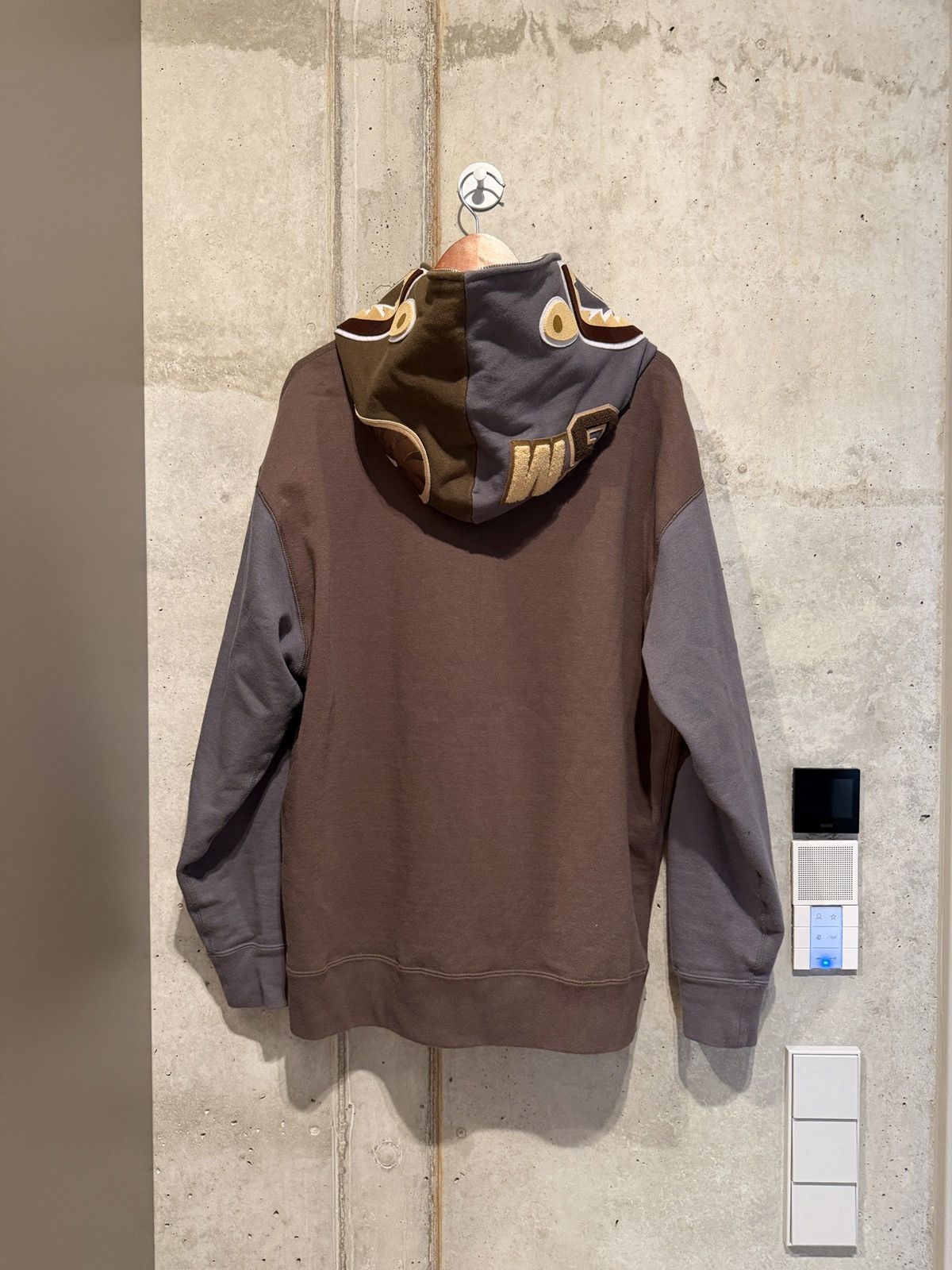 Bape Bape Color Block Shark Hoodie Size US L / EU 52-54 / 3 - 2 Thumbnail