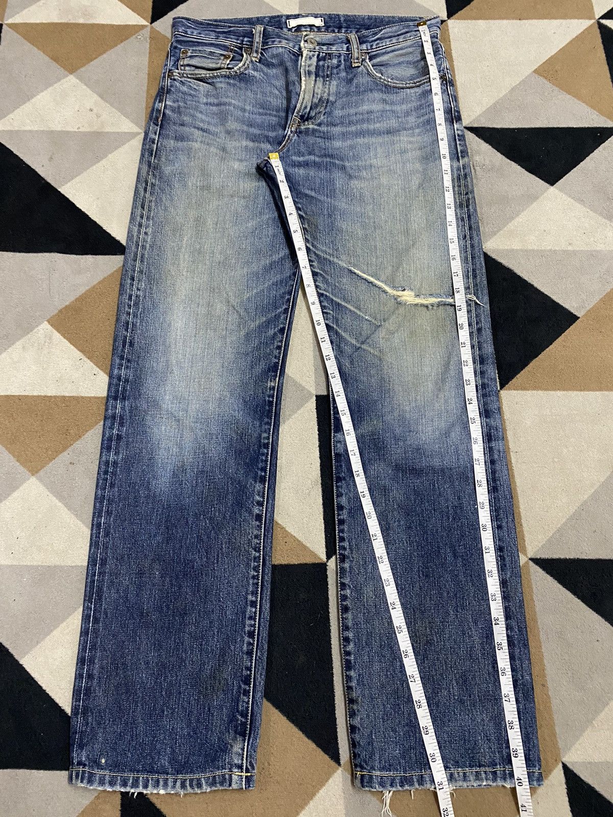 Japanese Brand Vintage Uniqlo Blue Wash Distressed Jeans Size US 32 / EU 48 - 13 Thumbnail
