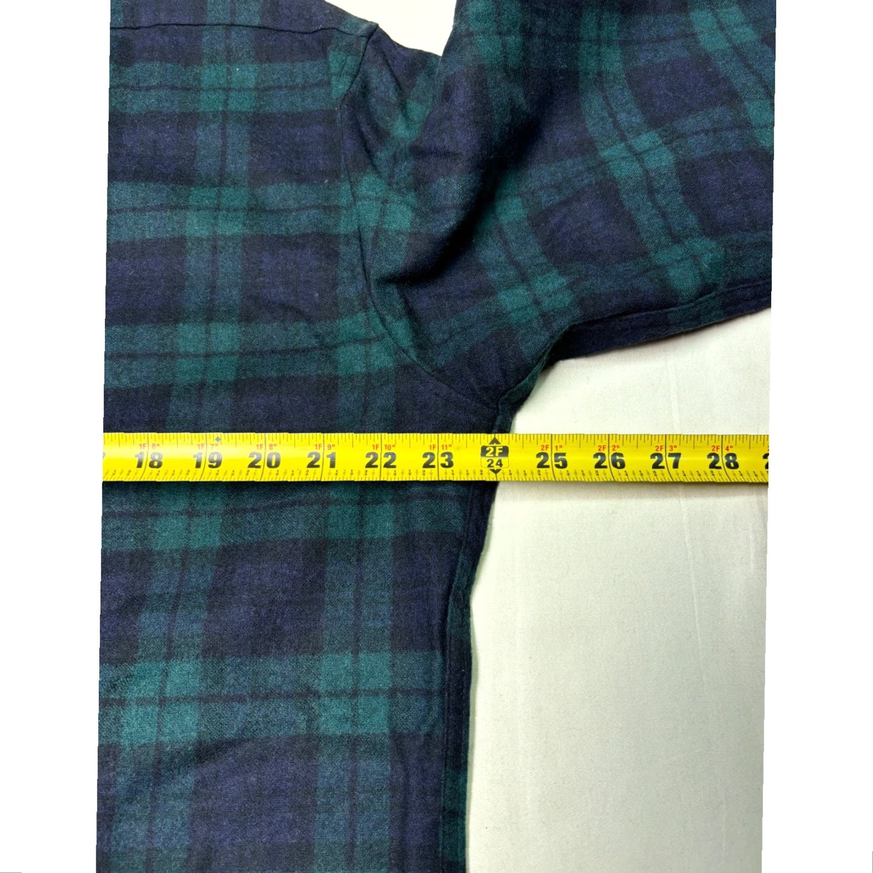 Pendleton VINTAGE Pendleton Wool Shirt Mens Large Button Plaid Flannel Green Black Size US L / EU 52-54 / 3 - 7 Thumbnail