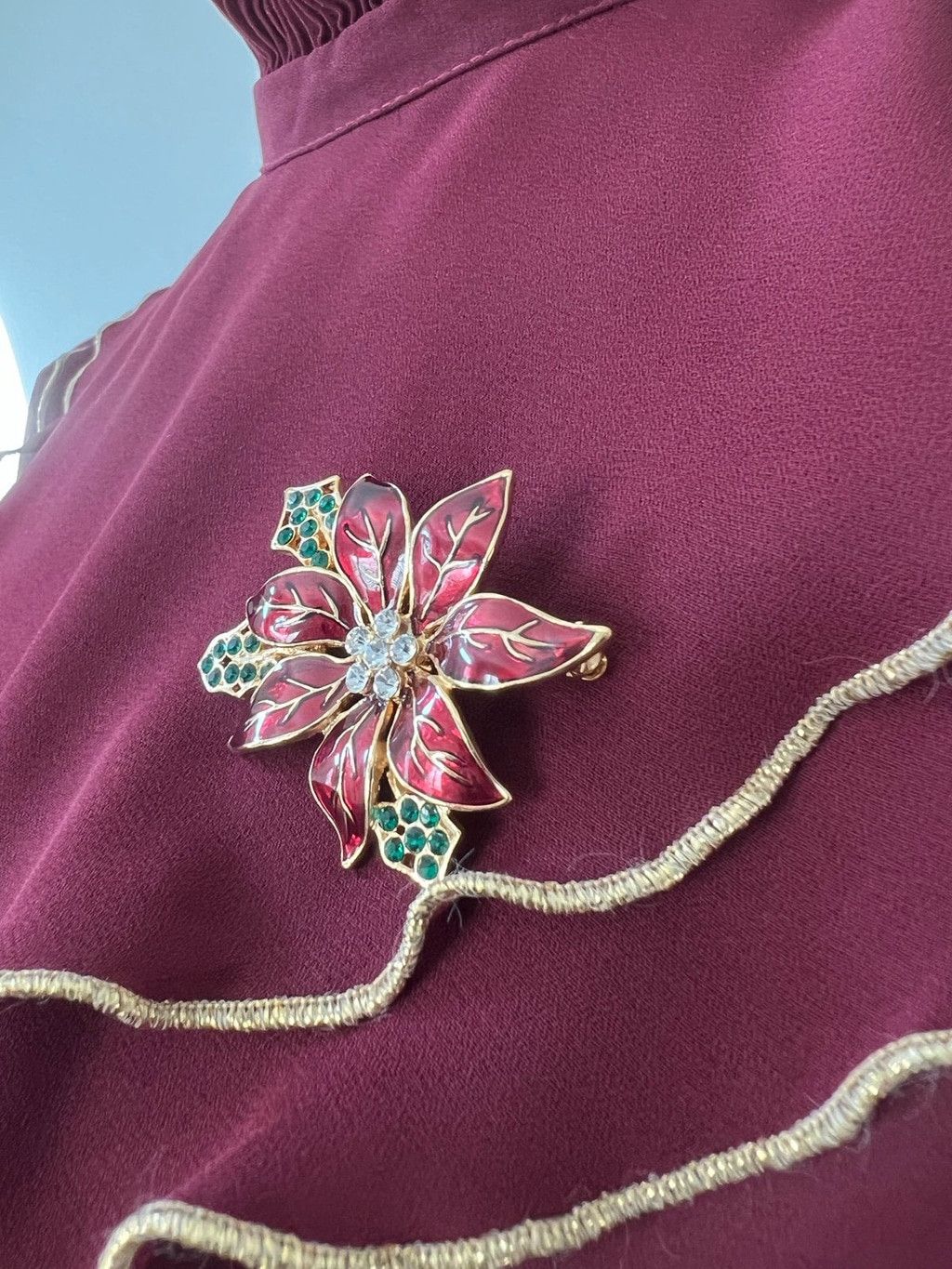 Liz Claiborne 1970s Vintage Liz Claiborne Poinsettia Christmas Brooch mint Size ONE SIZE - 6 Thumbnail