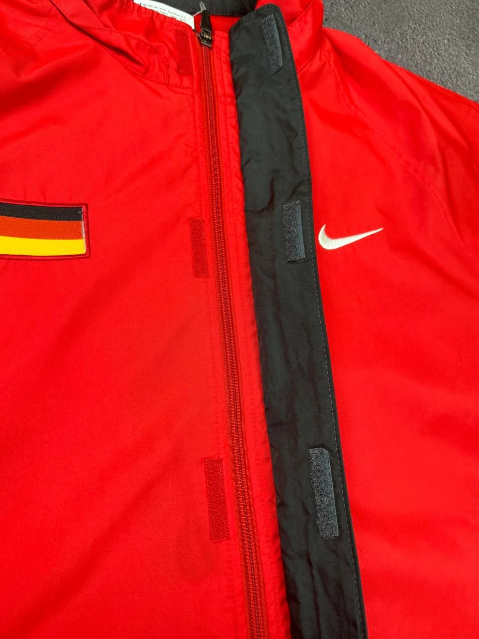 Nike Vintage Nike Windbreaker Track Retro Nylon Jacket Red Size US M / EU 48-50 / 2 - 6 Thumbnail