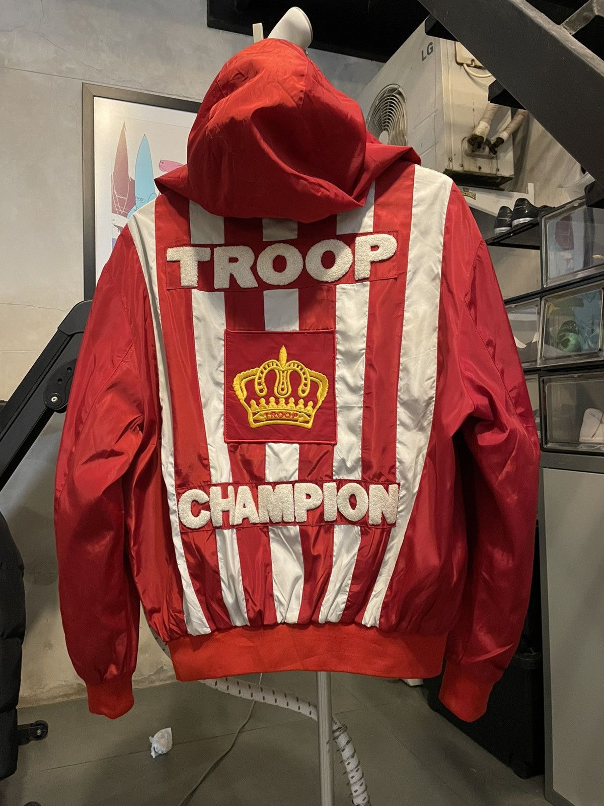 Troop Vintage TROOP champion LL COOL J hooded jacket size L Size US L / EU 52-54 / 3 - 4 Thumbnail