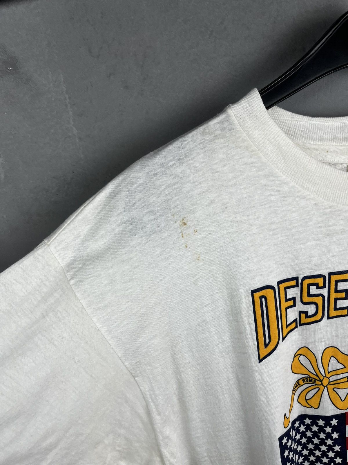Vintage Vintage 90s USA 'Operation Desert Storm' White Tee Size US L / EU 52-54 / 3 - 5 Thumbnail