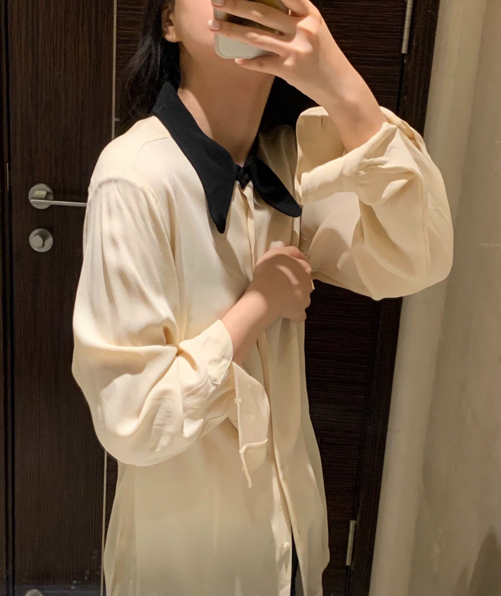 Dries Van Noten Dries van noten White shirt with black collar 2501-Nextarro Size US XS / EU 42 / 0 - 2 Thumbnail