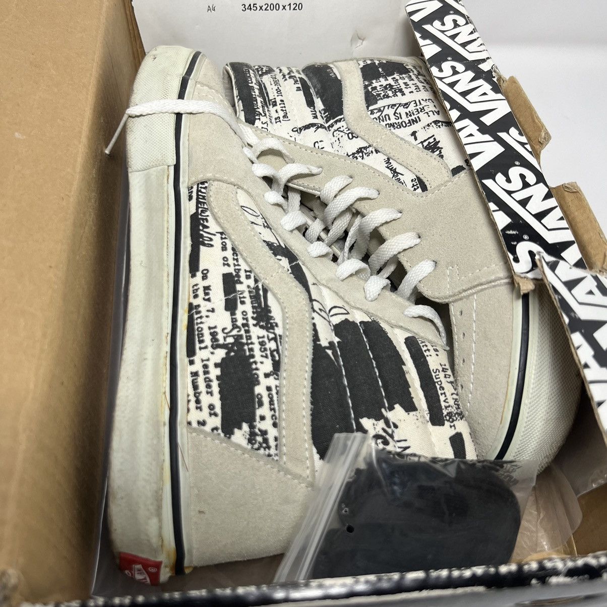 Supreme × Vans × Vintage Supreme x Vans SK8 Hi FBI Classified White 2004 RARE w/ Box Size US 9.5 / EU 42-43 - 17 Thumbnail