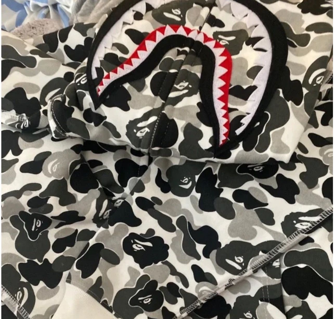 Designer Large Bathing ape shark hoodie Size US L / EU 52-54 / 3 - 4 Thumbnail
