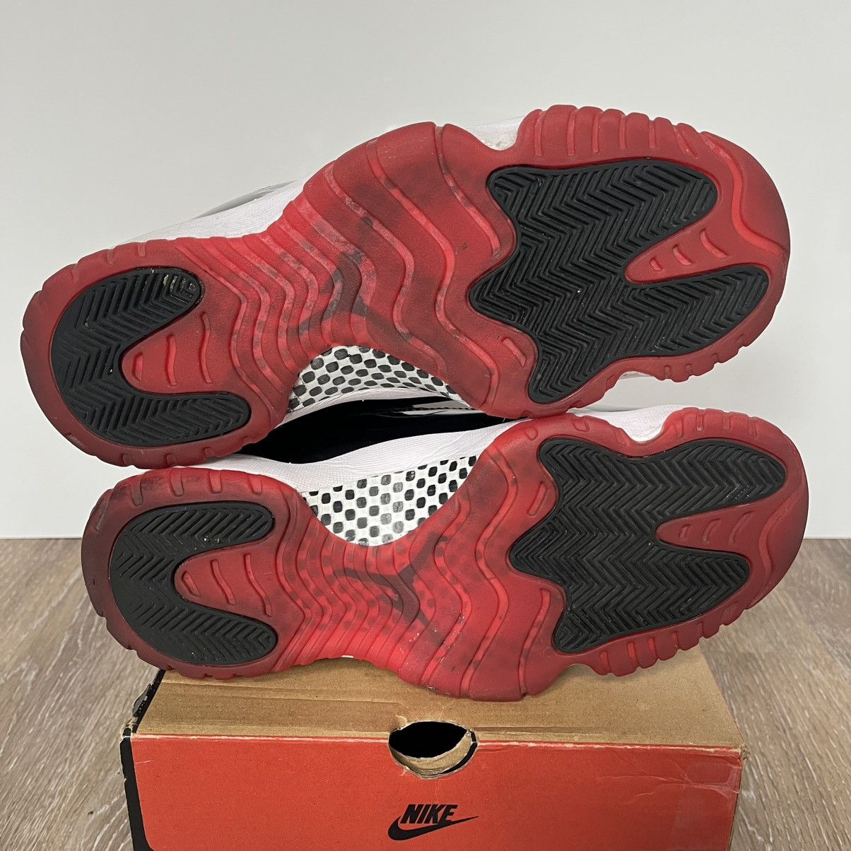 Jordan Brand 2019 bred 11 Size US 9 / EU 42 - 6 Thumbnail