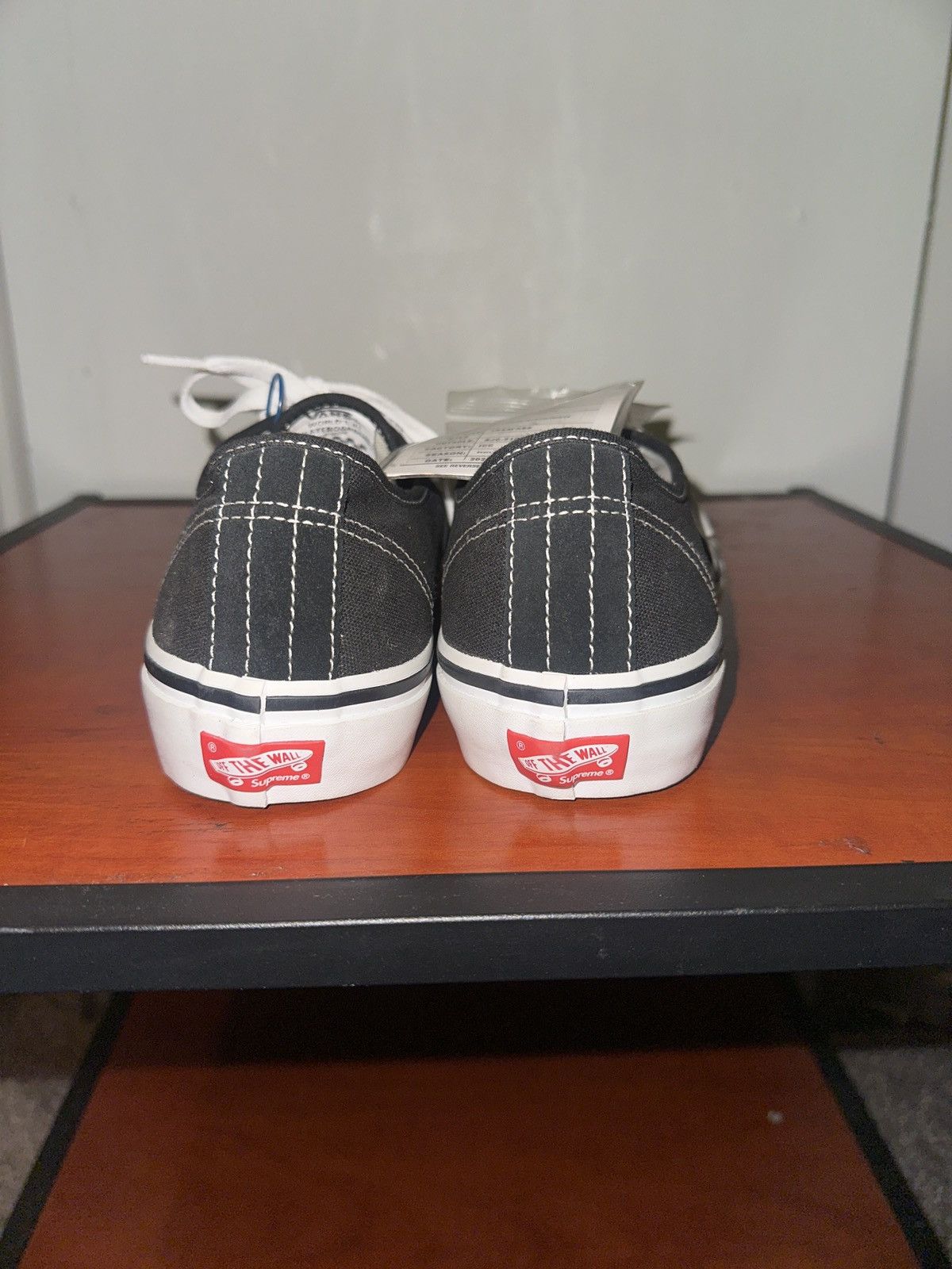 Supreme × Vans Supreme Vans sample pair Size US 9 / EU 42 - 1 Thumbnail